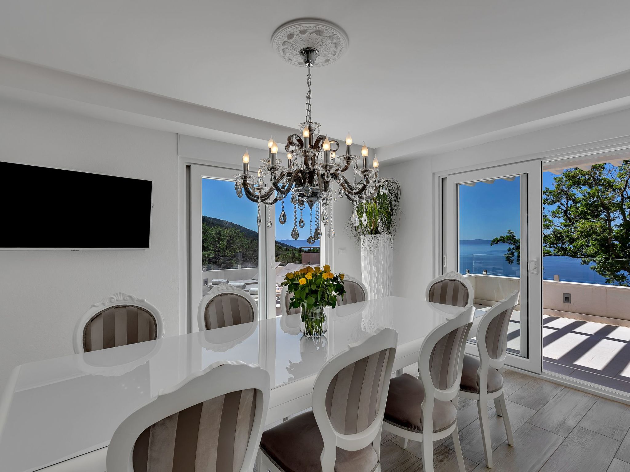 Mit Privatpool für 8 Personen  + 2 Kinder ca. 450 m² in Bast, Dalmatien (G-Inside