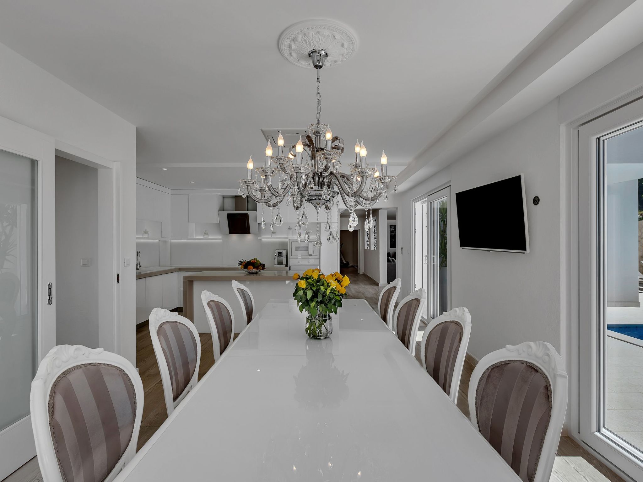 Mit Privatpool für 8 Personen  + 2 Kinder ca. 450 m² in Bast, Dalmatien (G-Inside