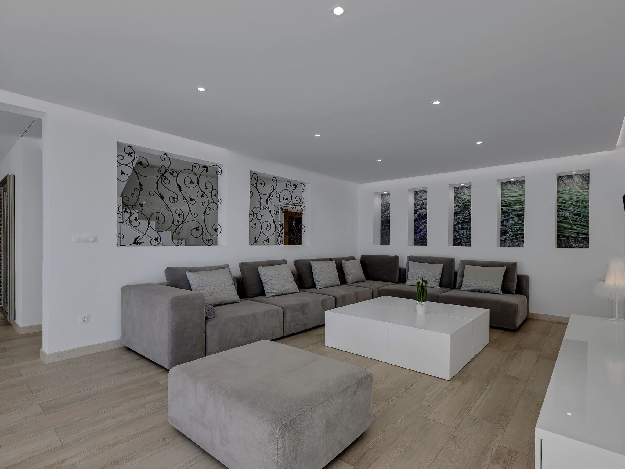 Mit Privatpool für 8 Personen  + 2 Kinder ca. 450 m² in Bast, Dalmatien (G-Inside