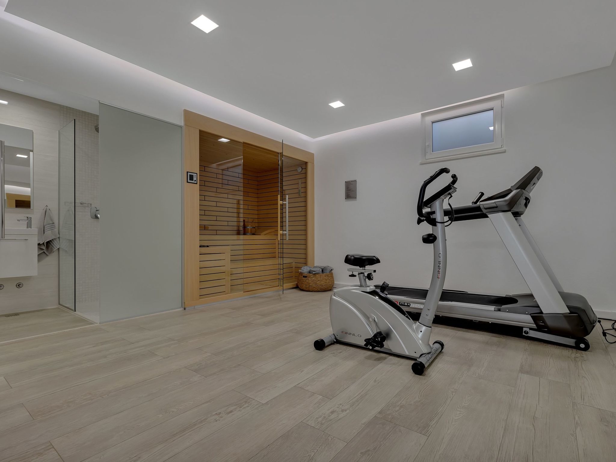 Mit Privatpool für 8 Personen  + 2 Kinder ca. 450 m² in Bast, Dalmatien (G-Inside