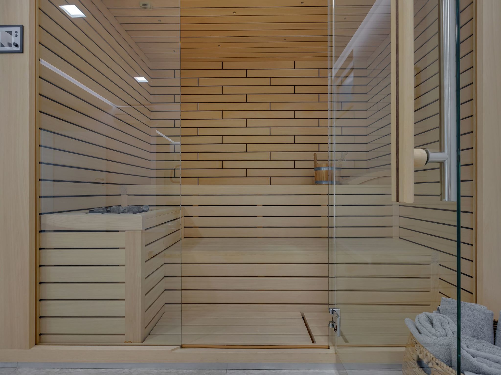 Mit Privatpool für 8 Personen  + 2 Kinder ca. 450 m² in Bast, Dalmatien (G-Inside