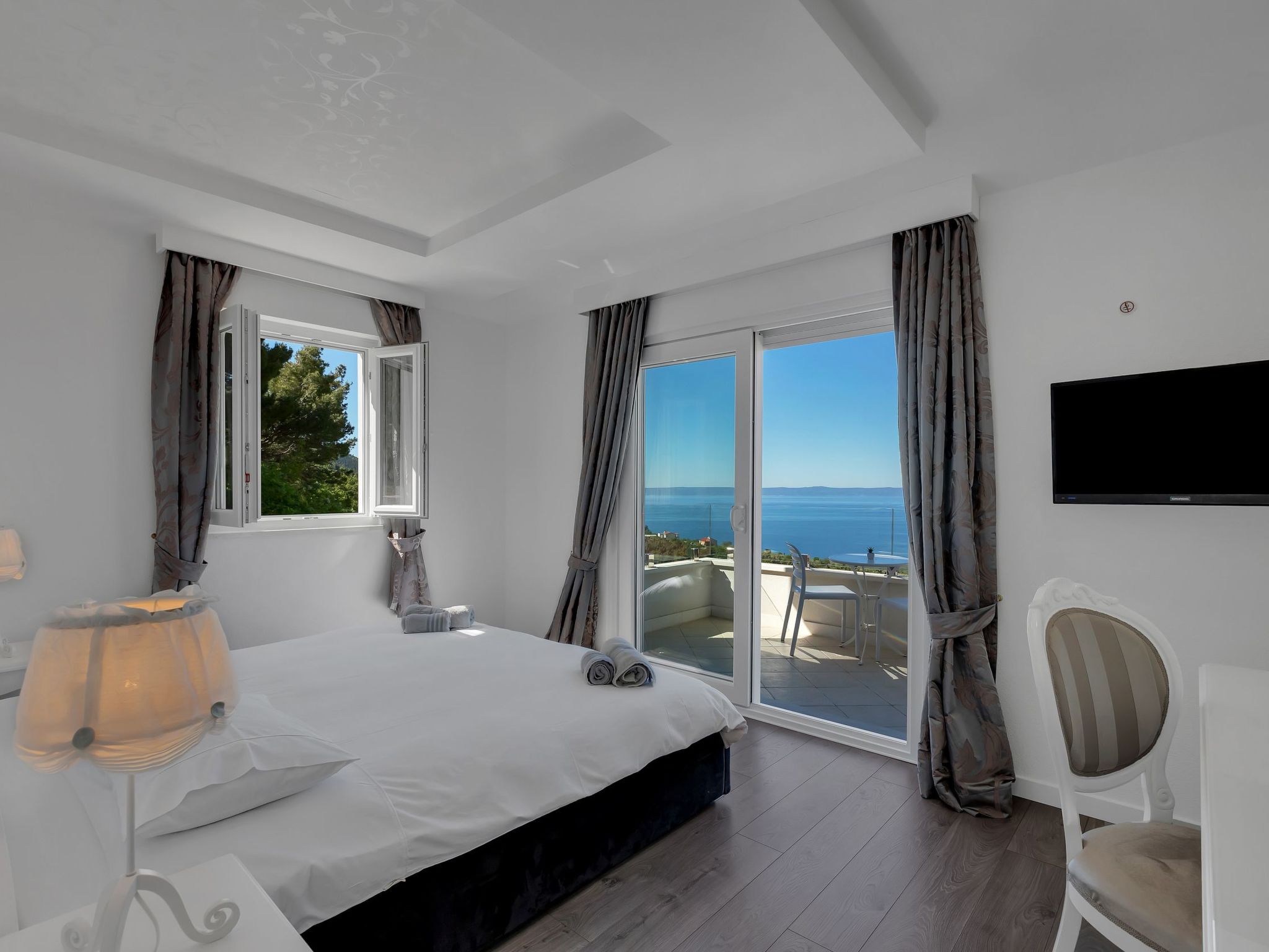 Mit Privatpool für 8 Personen  + 2 Kinder ca. 450 m² in Bast, Dalmatien (G-Inside