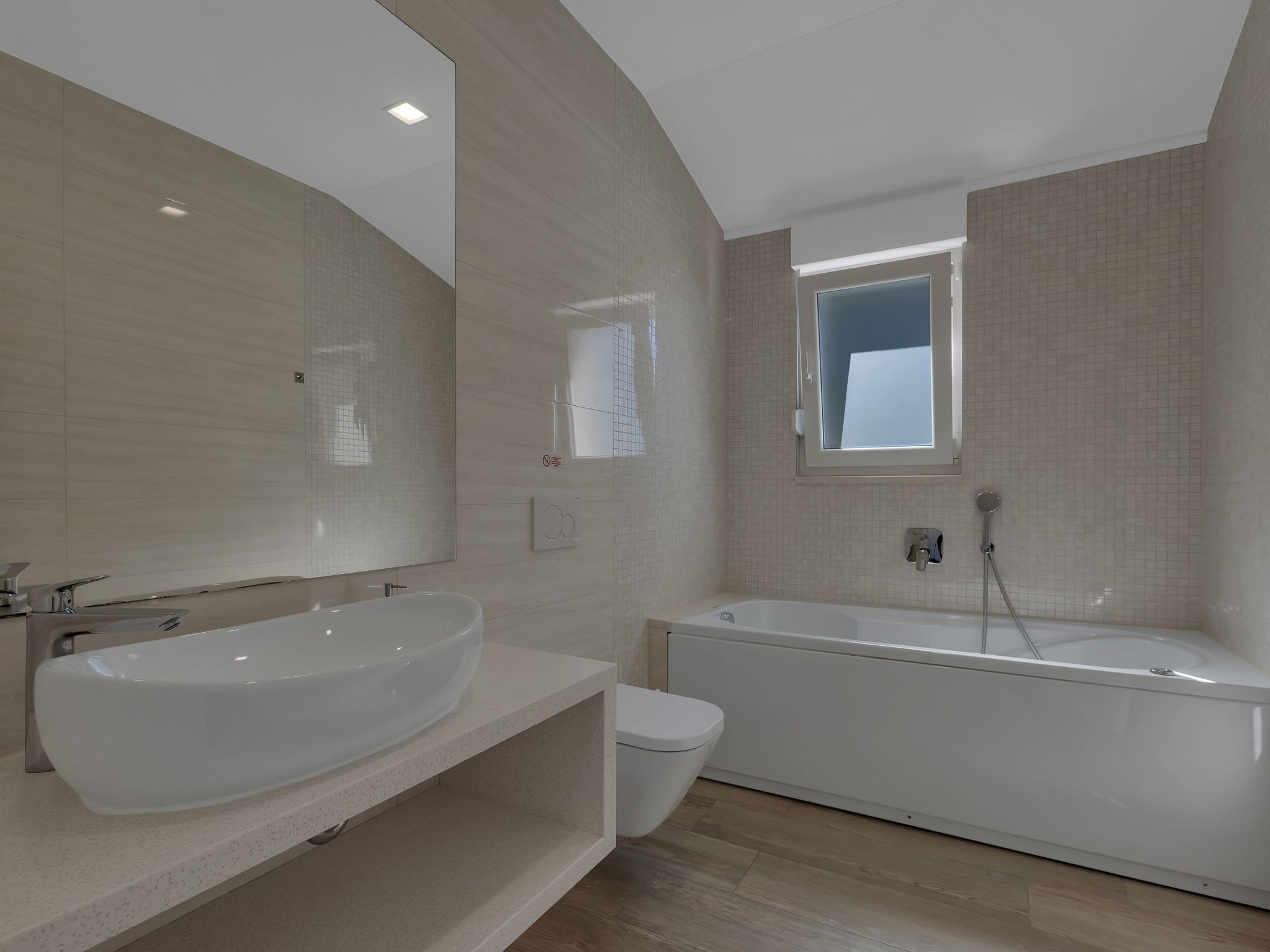 Mit Privatpool für 8 Personen  + 2 Kinder ca. 450 m² in Bast, Dalmatien (G-Inside