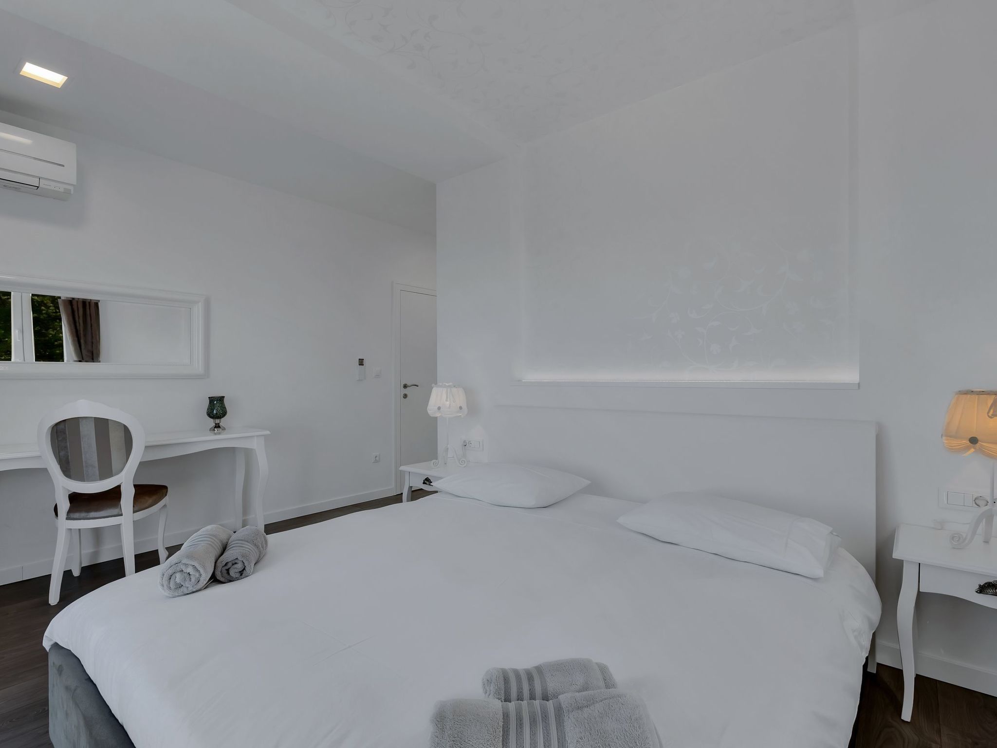 Mit Privatpool für 8 Personen  + 2 Kinder ca. 450 m² in Bast, Dalmatien (G-Inside