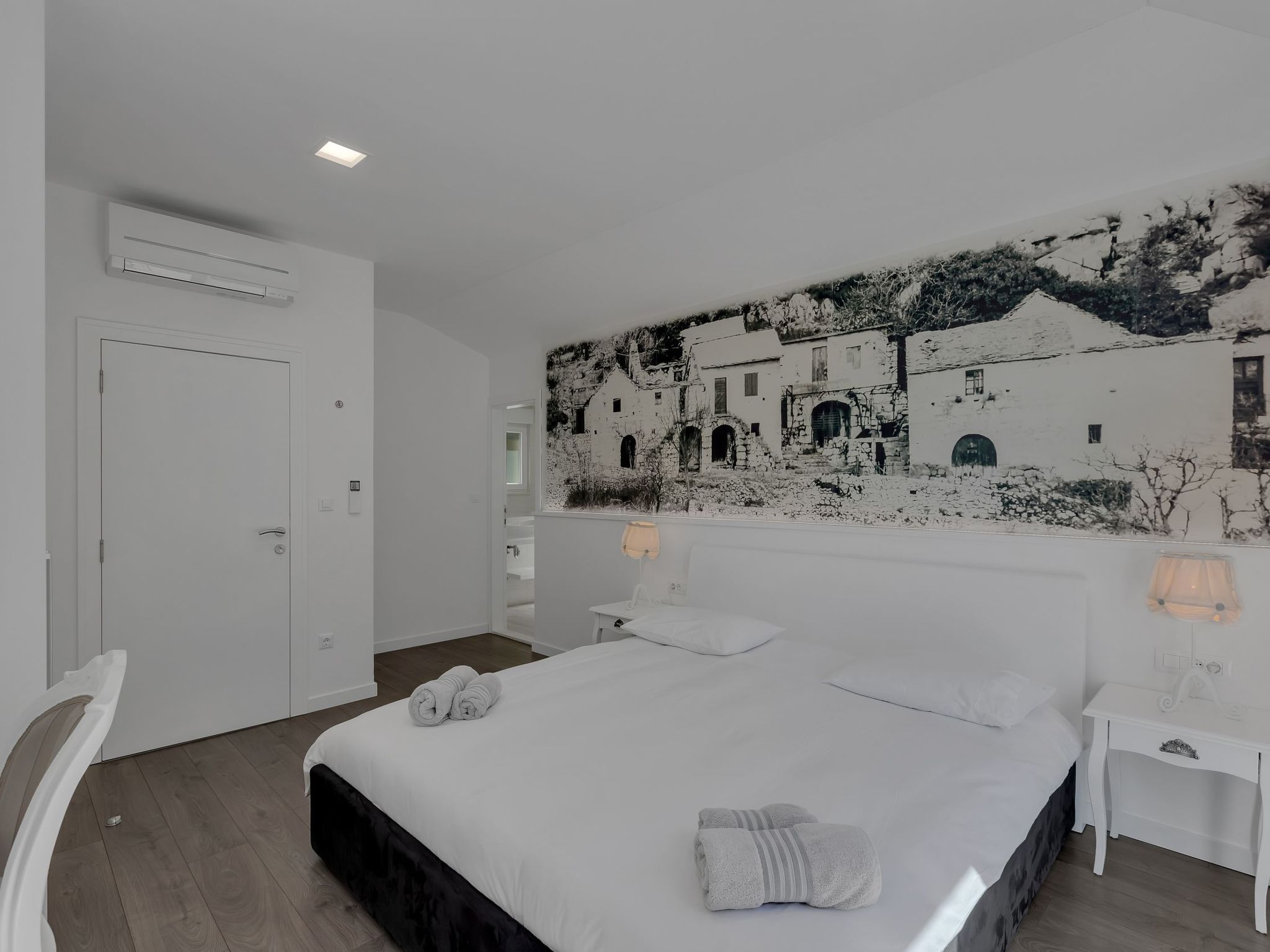 Mit Privatpool für 8 Personen  + 2 Kinder ca. 450 m² in Bast, Dalmatien (G-Inside