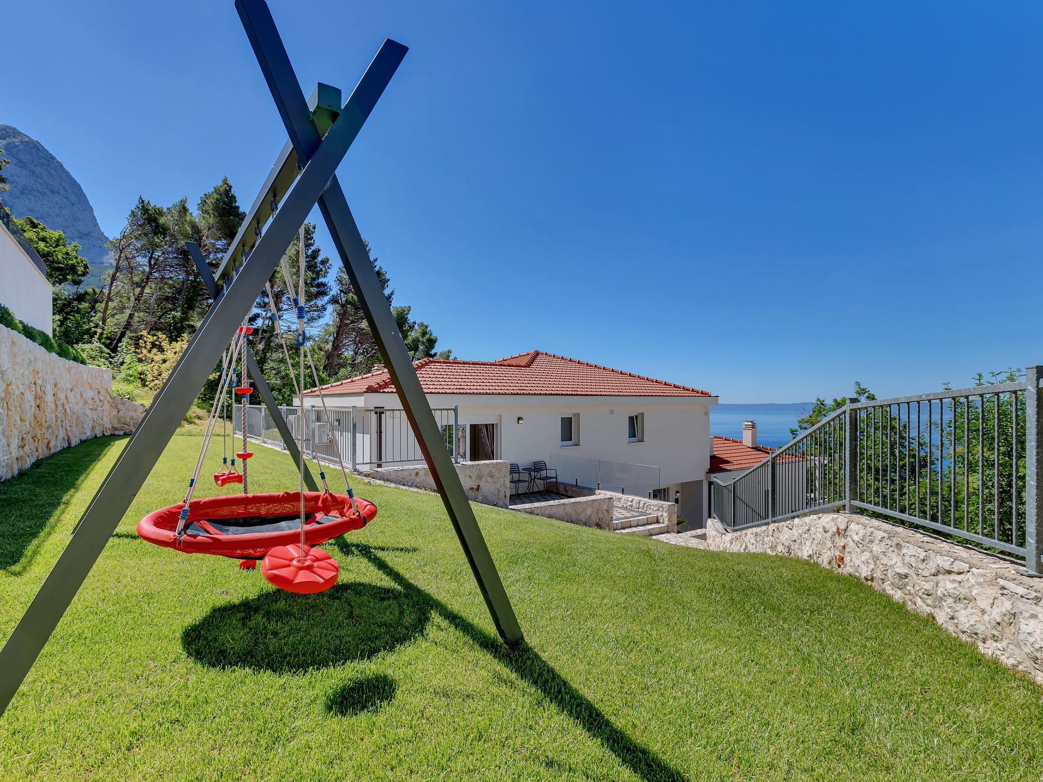 Mit Privatpool für 8 Personen  + 2 Kinder ca. 450 m² in Bast, Dalmatien (G-Inside