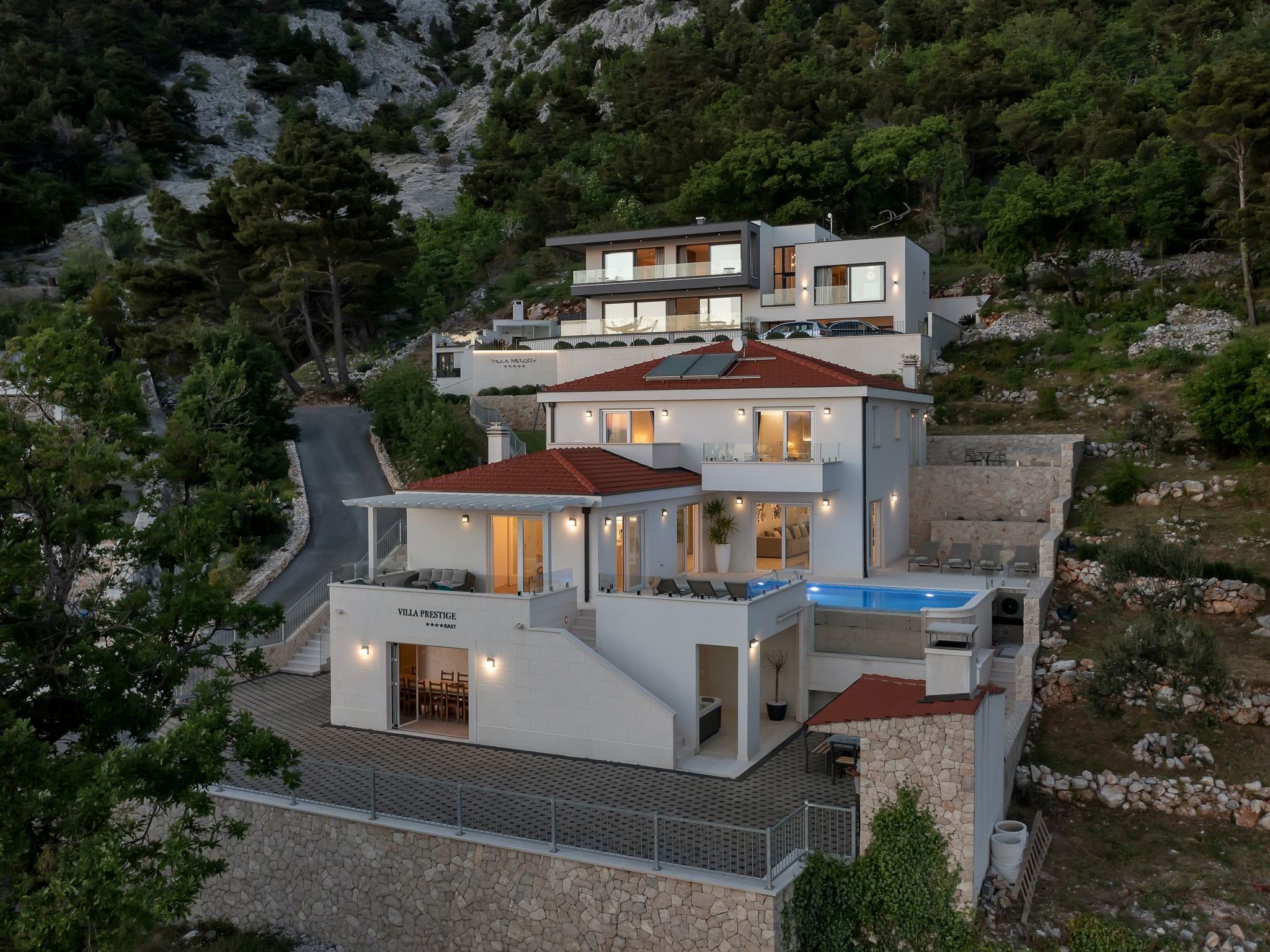 Mit Privatpool für 8 Personen  + 2 Kinder ca. 450 m² in Bast, Dalmatien (G-Inside