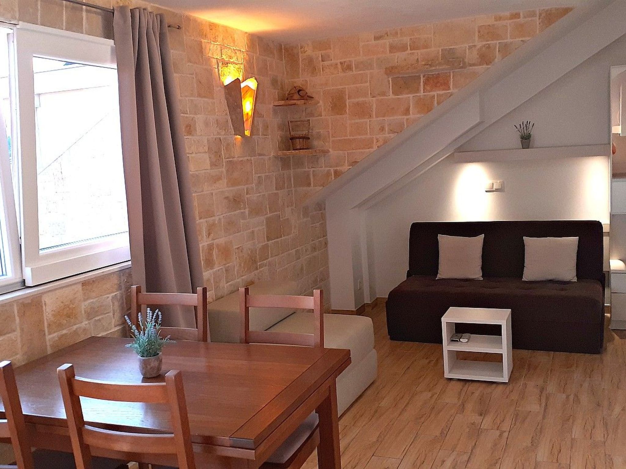 Schöne Ferienwohnung in Baska Voda mit Terrasse