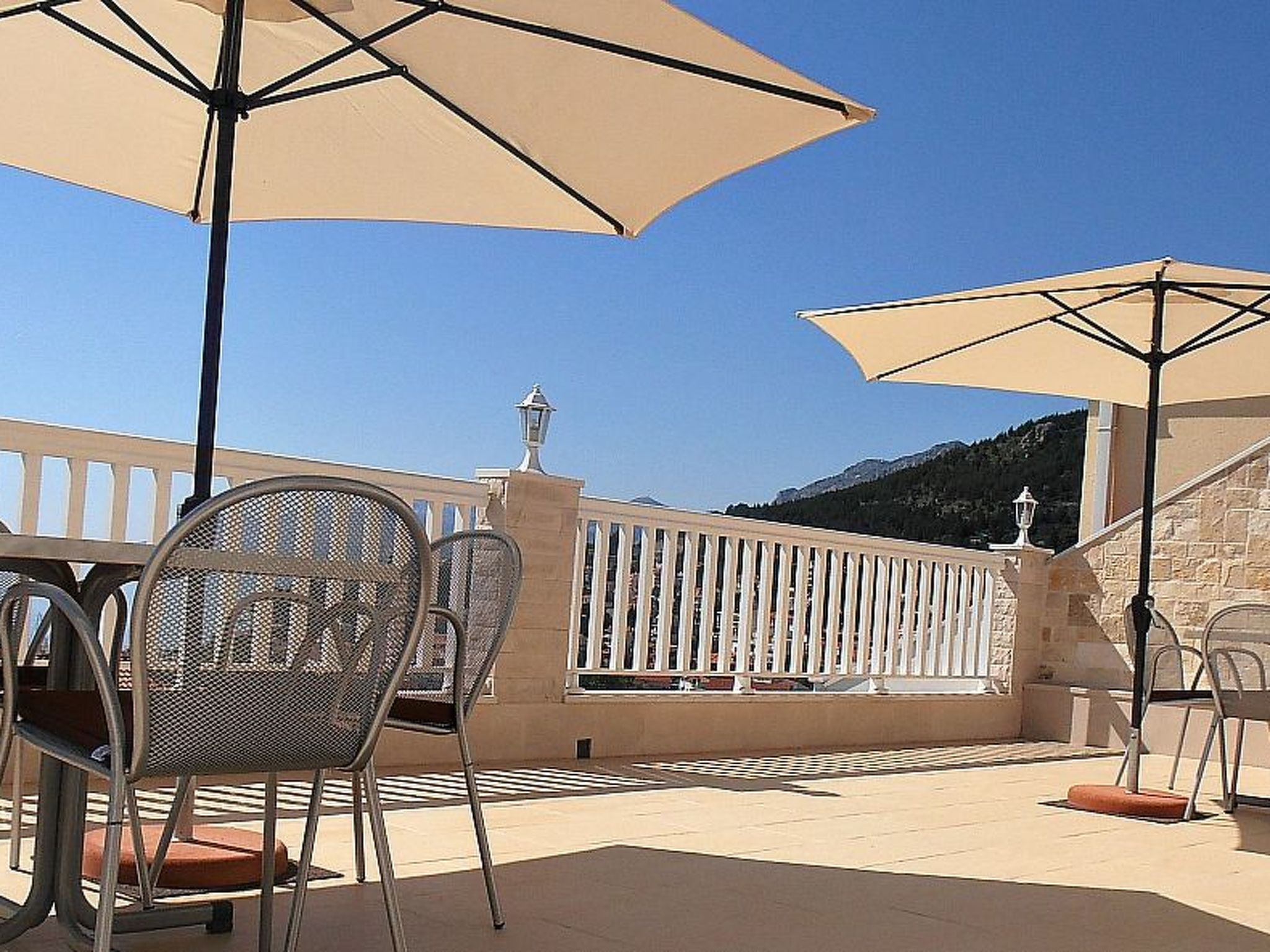 Schöne Ferienwohnung in Baska Voda mit Terrasse-Binnen