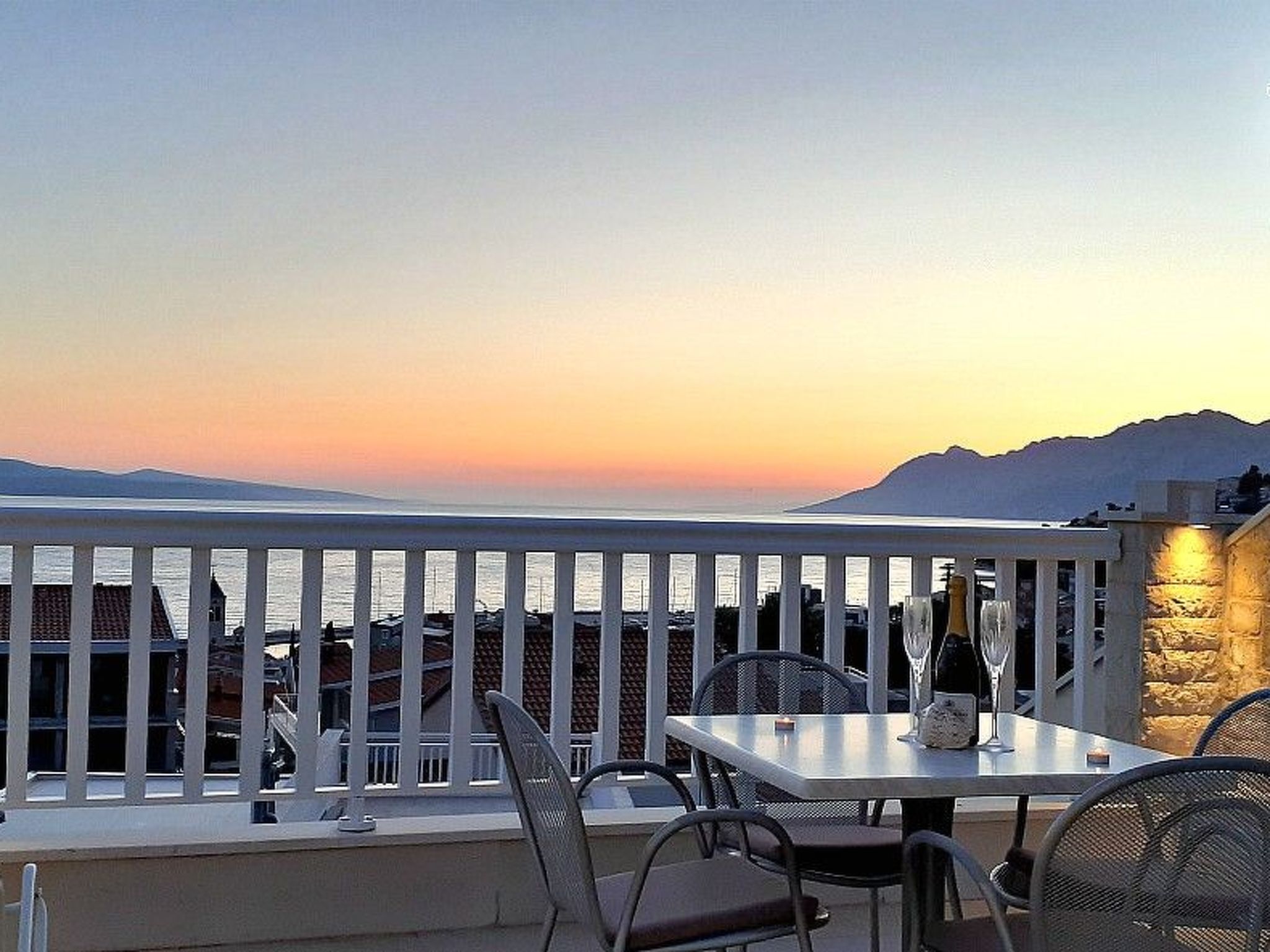 Schöne Ferienwohnung in Baska Voda mit Terrasse-Binnen