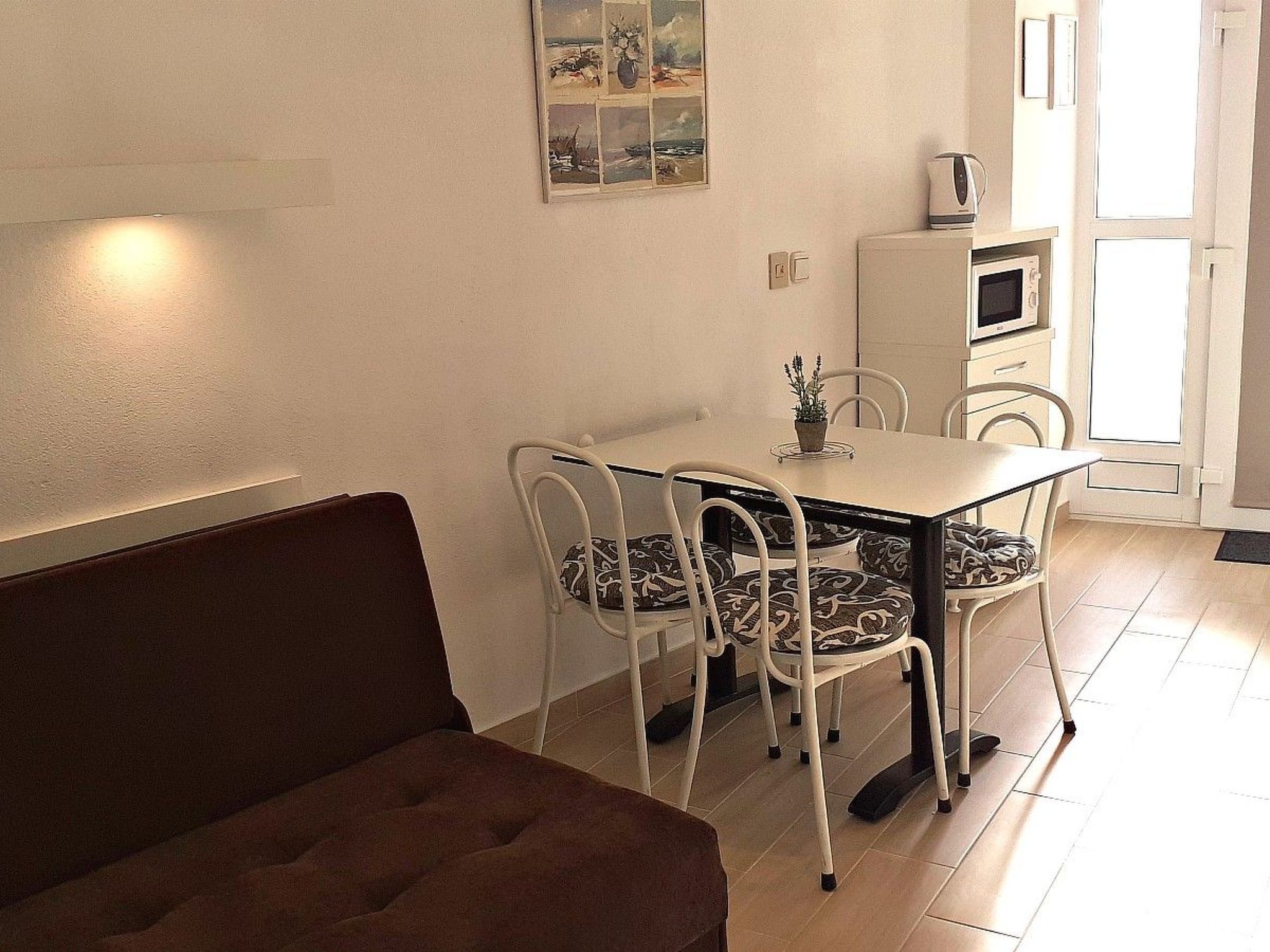 Wohnung mit Balkon und Meerblick in Strandnähe-Binnen