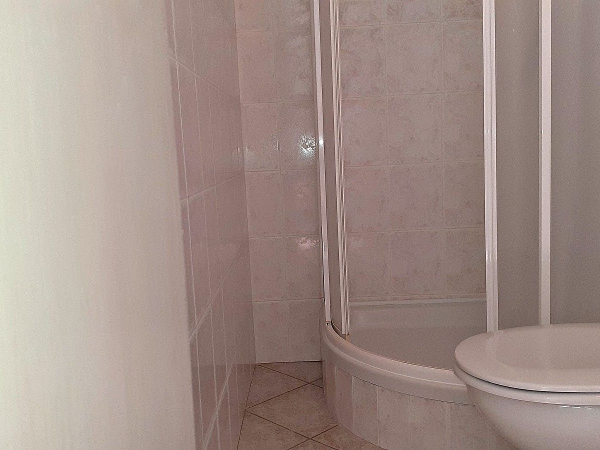 Wohnung mit Balkon und Meerblick in Strandnähe-Binnen