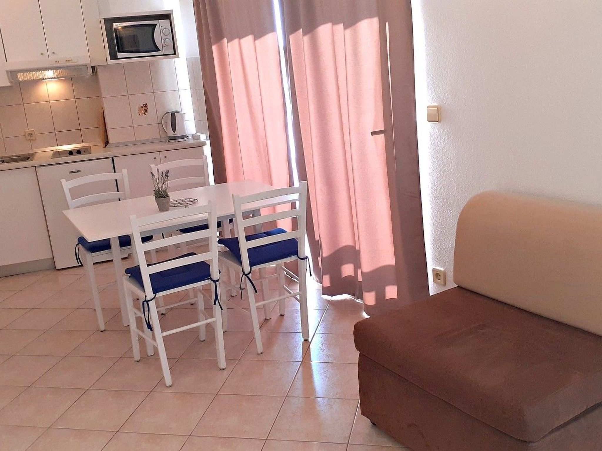 Mit Terrasse und herrlichem Ausblick-Binnen