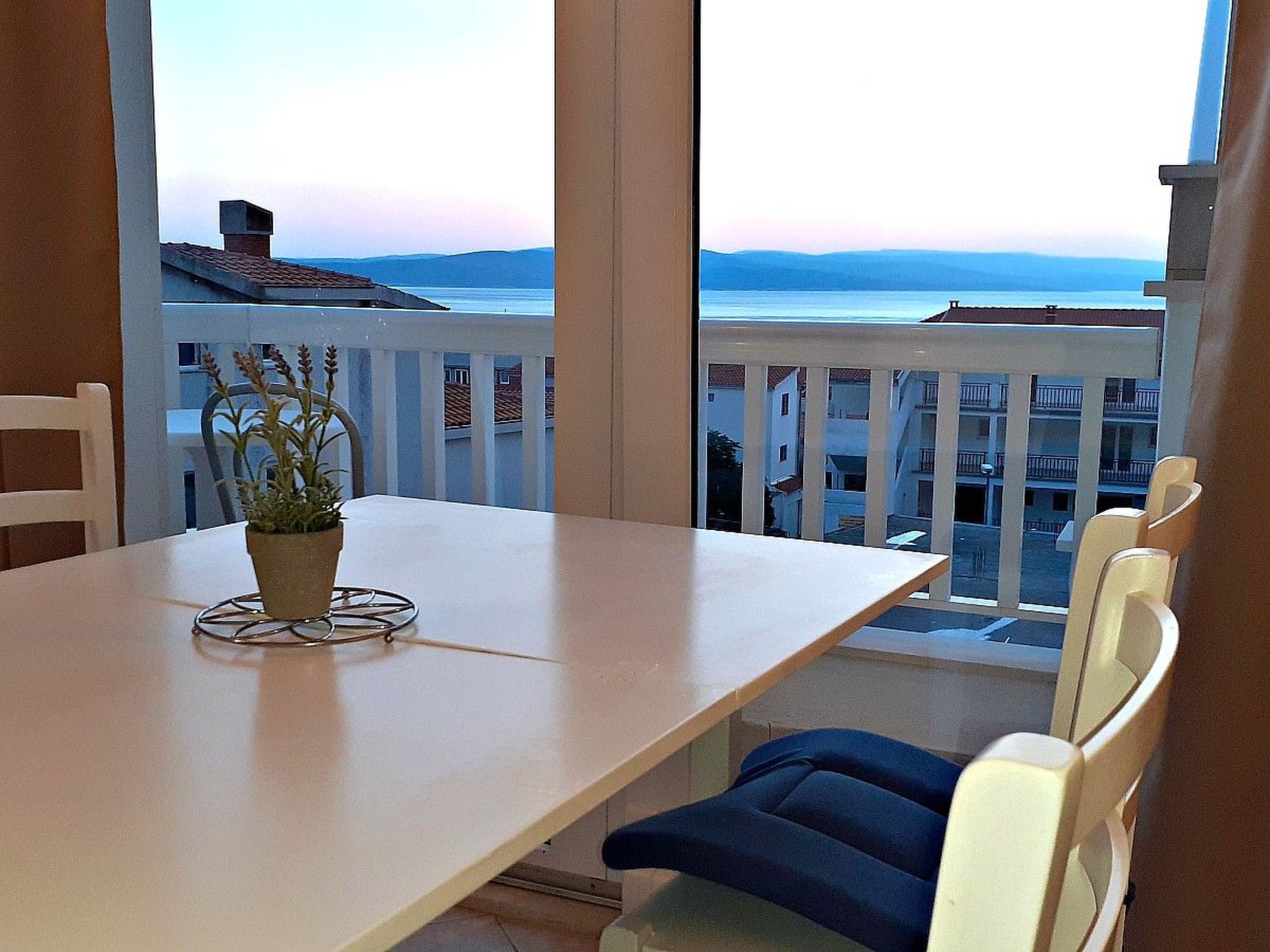 Mit Terrasse und herrlichem Ausblick-Binnen