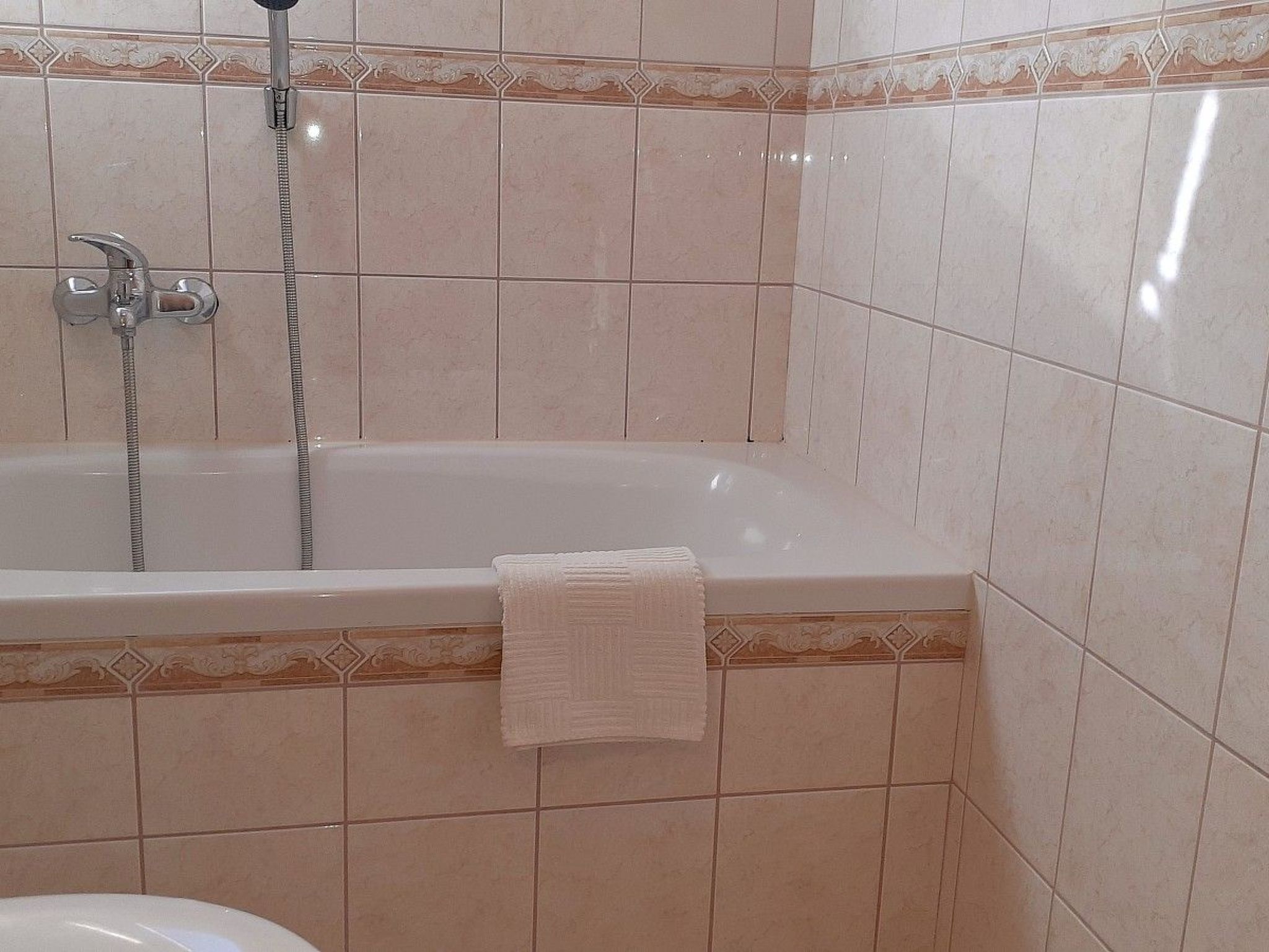 Mit Terrasse und herrlichem Ausblick-Binnen