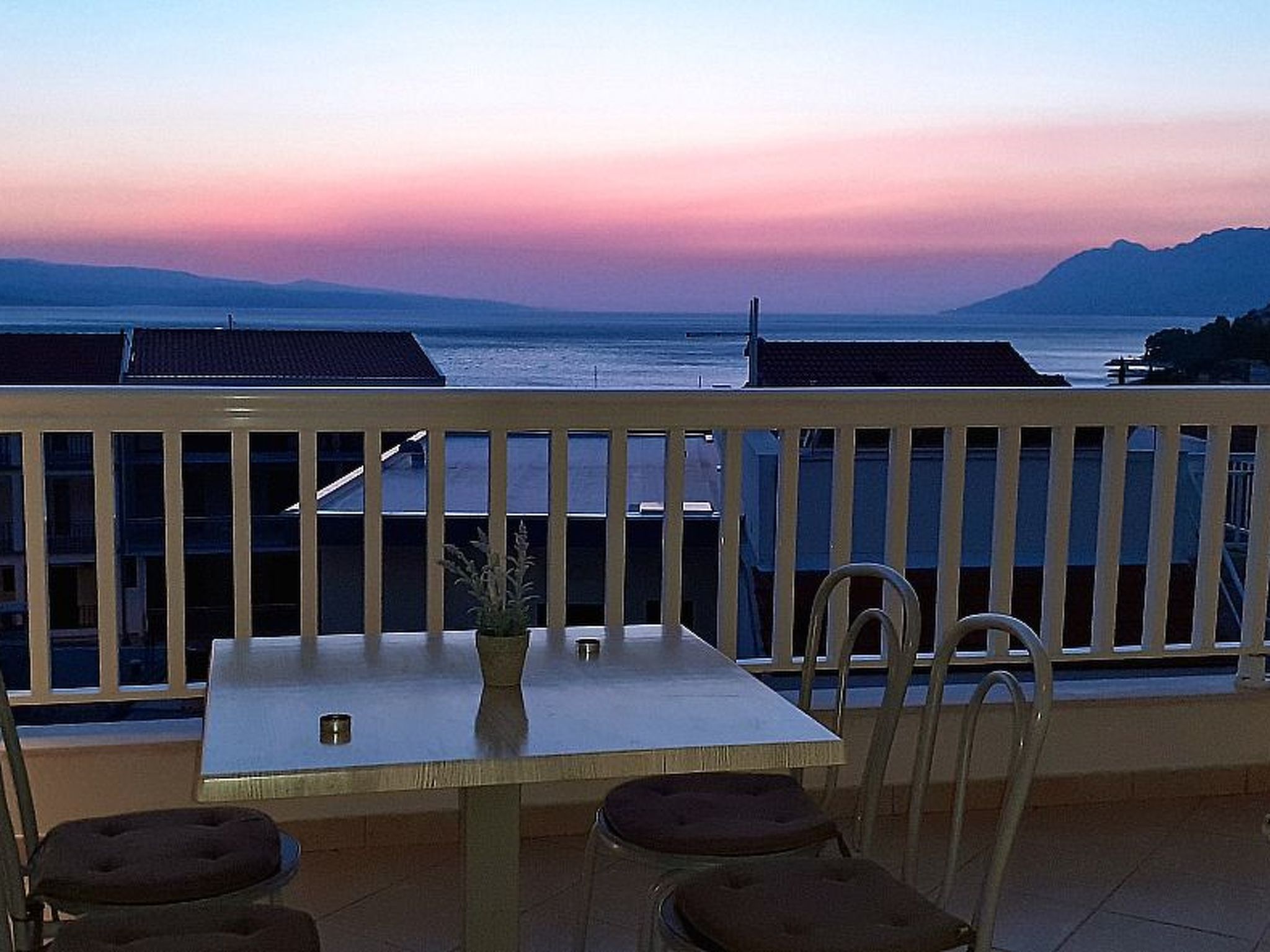 Mit Terrasse und herrlichem Ausblick-Binnen