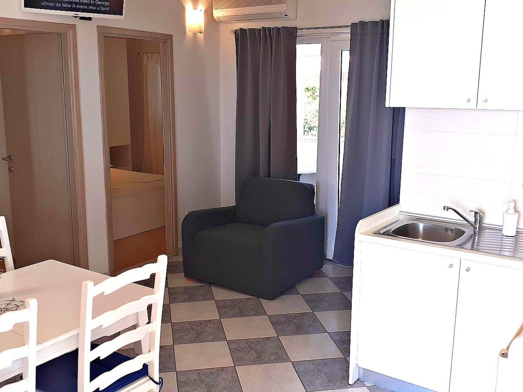 Mit Blick auf das Wasser-Binnen