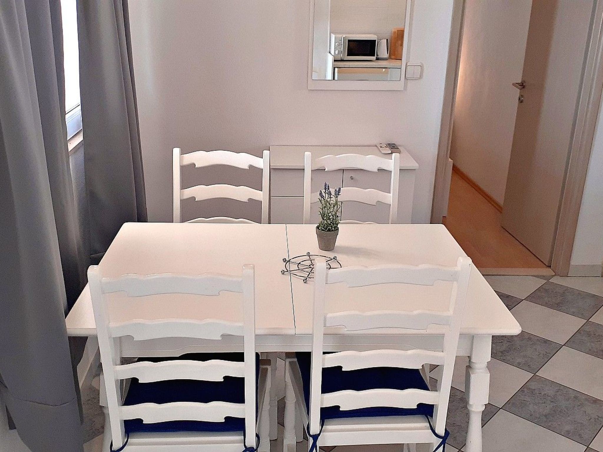 Mit Blick auf das Wasser-Binnen