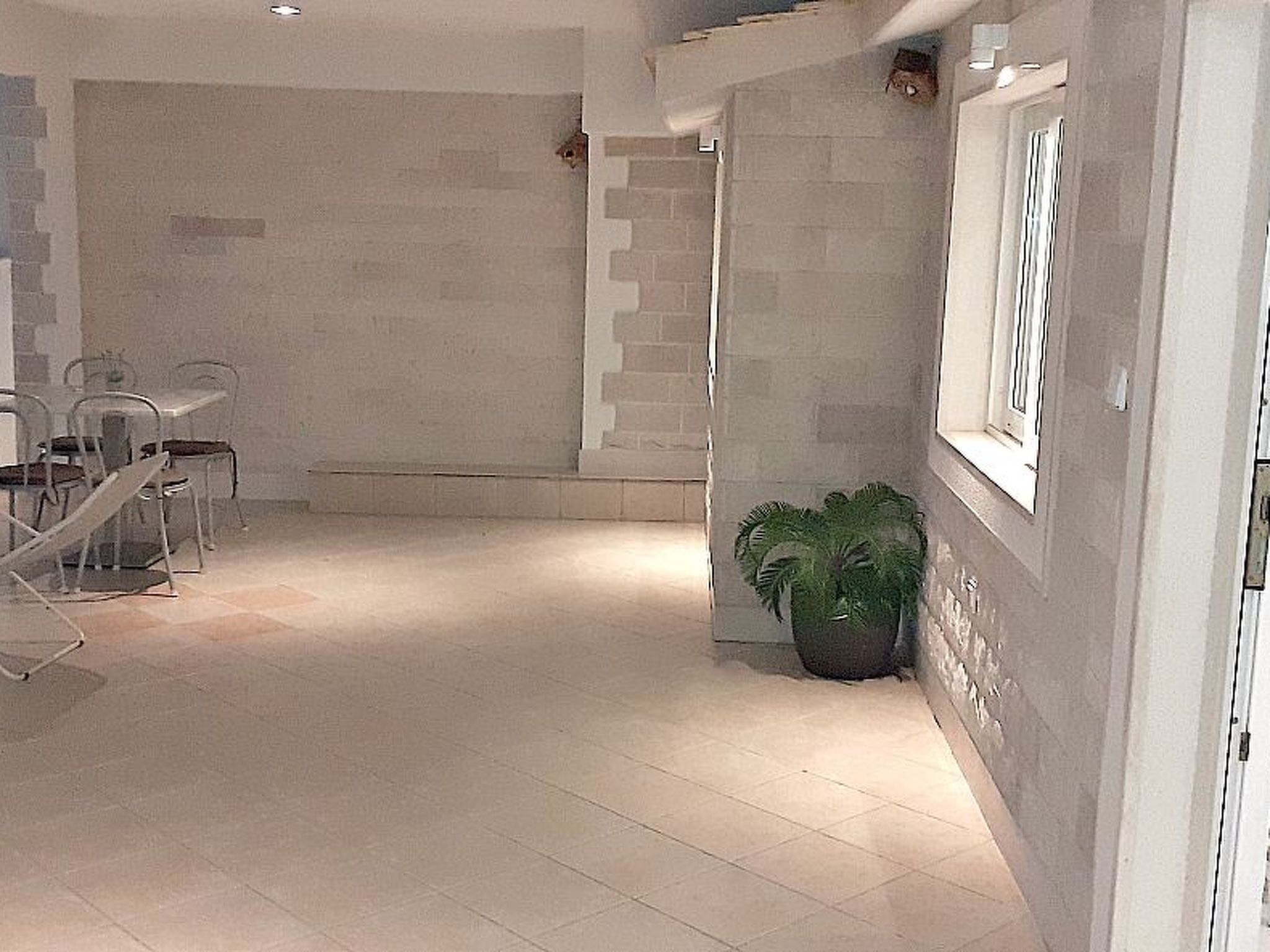 Mit Blick auf das Wasser-Binnen