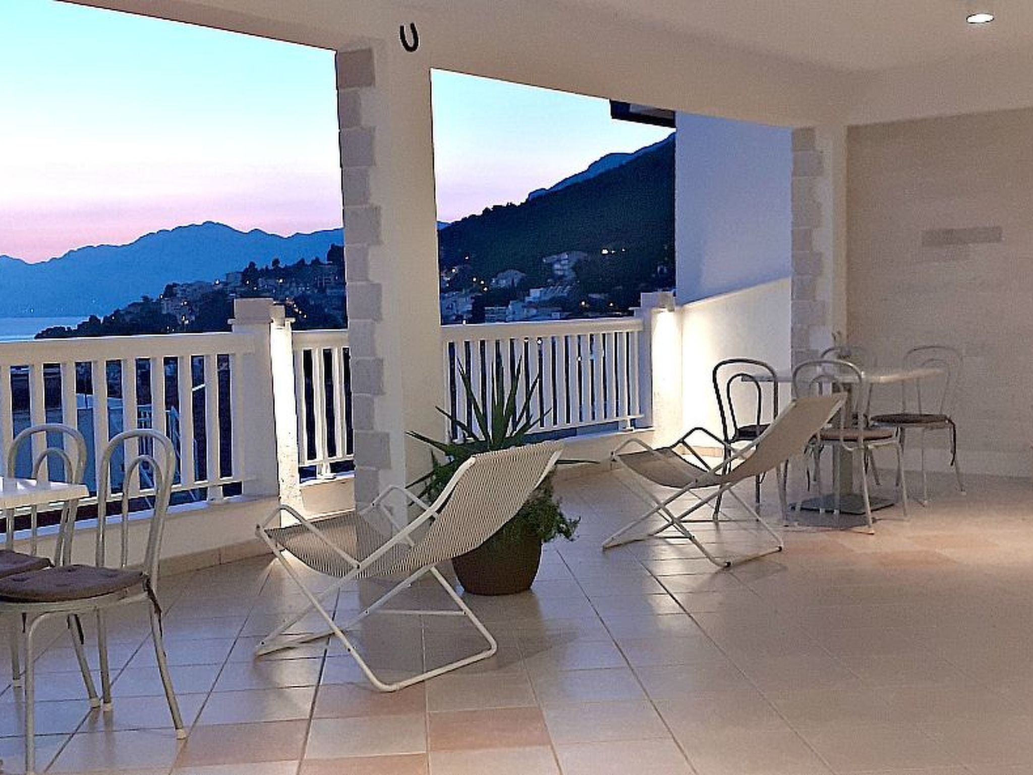 Mit Blick auf das Wasser-Binnen