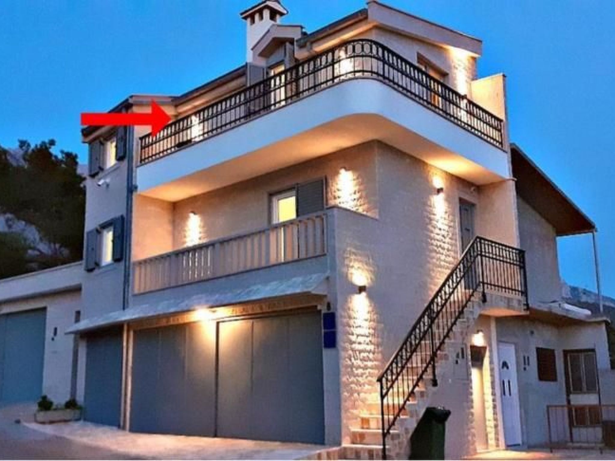 Newly built, detached stone house in the inland area of Baska Voda, surrounded by trees, greenery and indigenous plants. It is about 800 metres on foot from the beach and the centre. For those you lik..