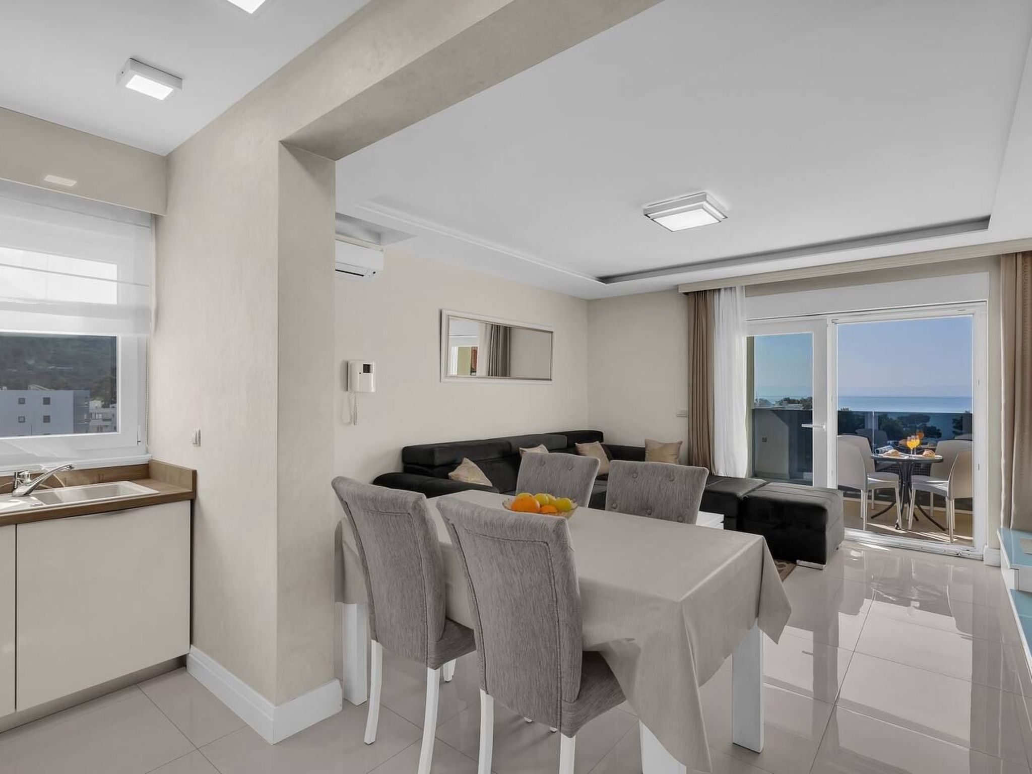Apartment Hrvoje - nur 50m bis zum Meer-Binnen
