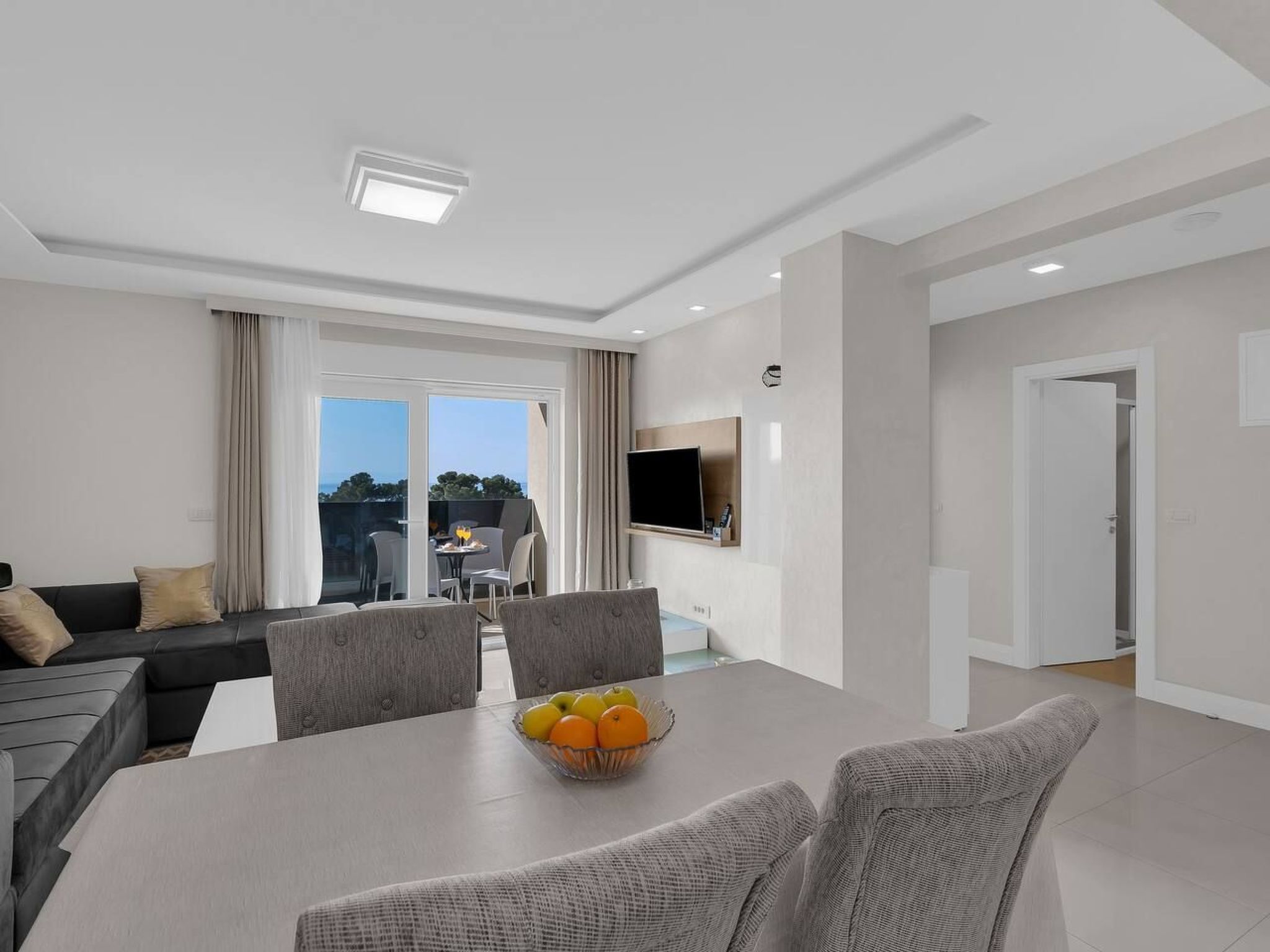 Apartment Hrvoje - nur 50m bis zum Meer-Binnen