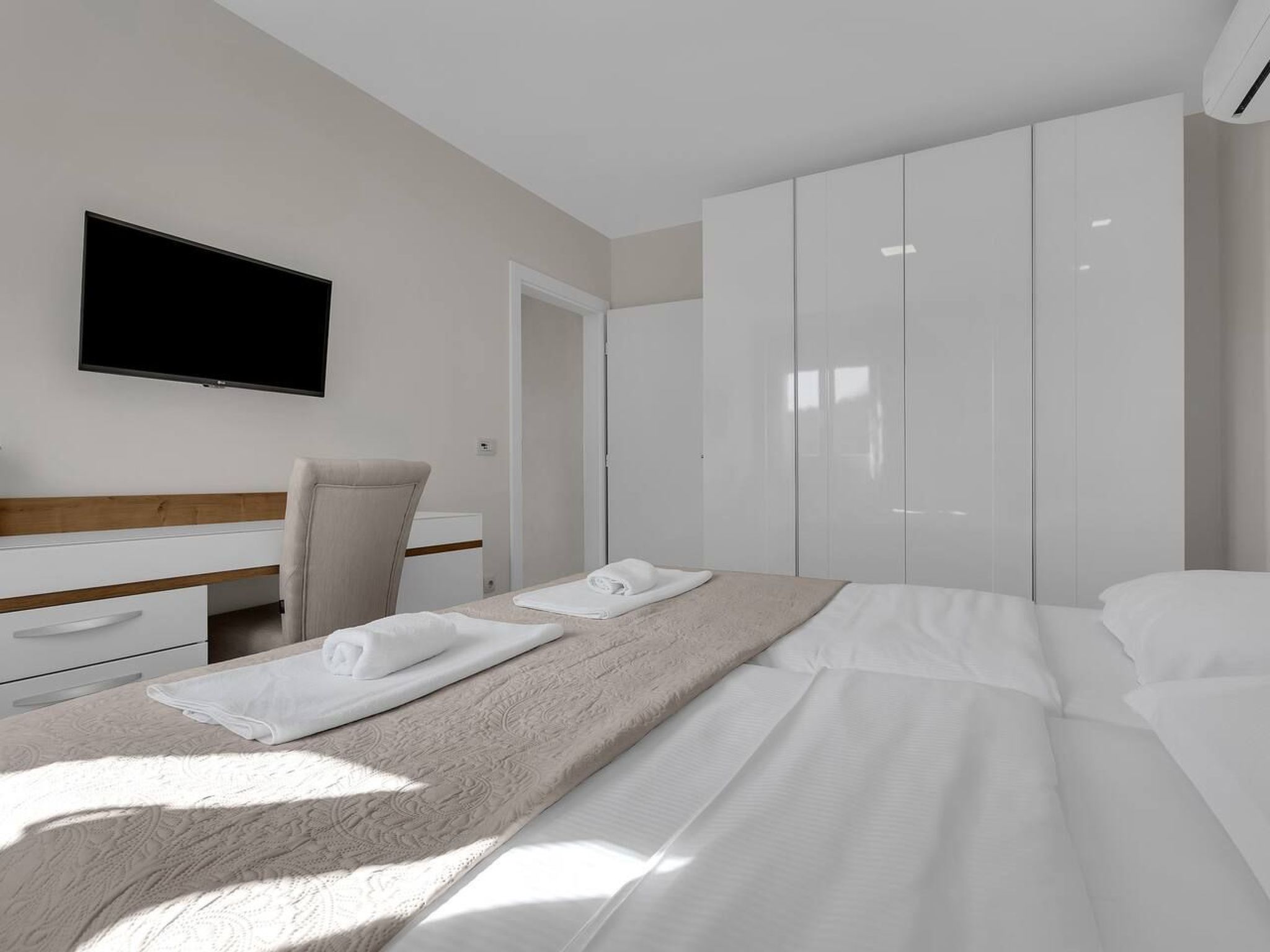 Apartment Hrvoje - nur 50m bis zum Meer-Binnen