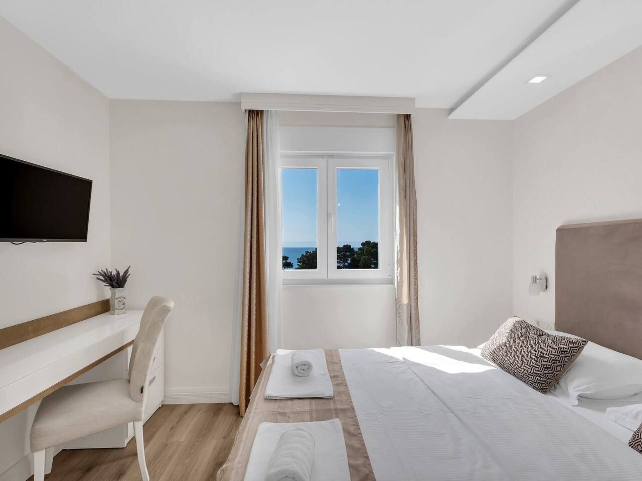 Apartment Hrvoje - nur 50m bis zum Meer-Binnen