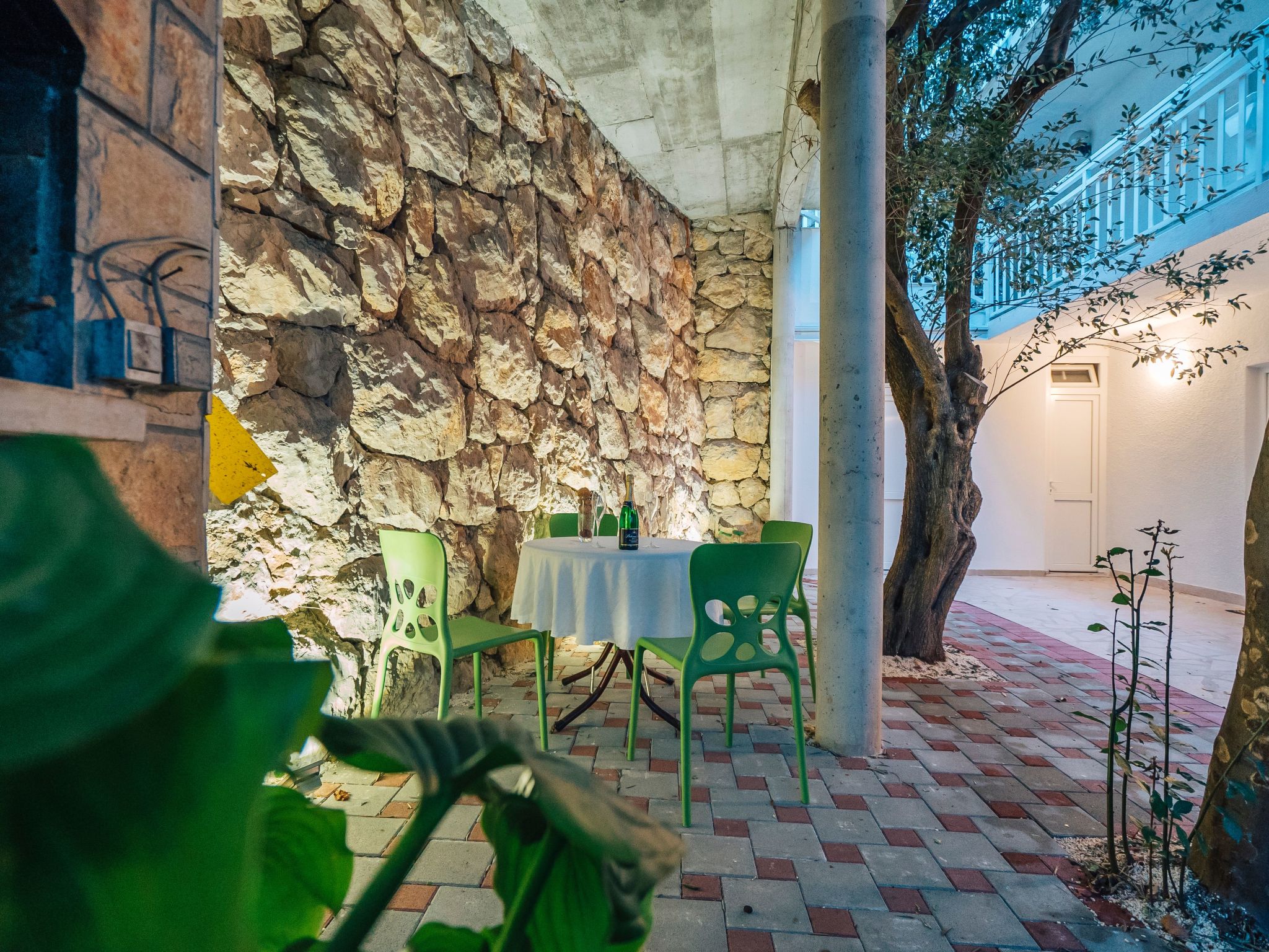 Weiße Idylle auf dem blauen Meer-Binnen