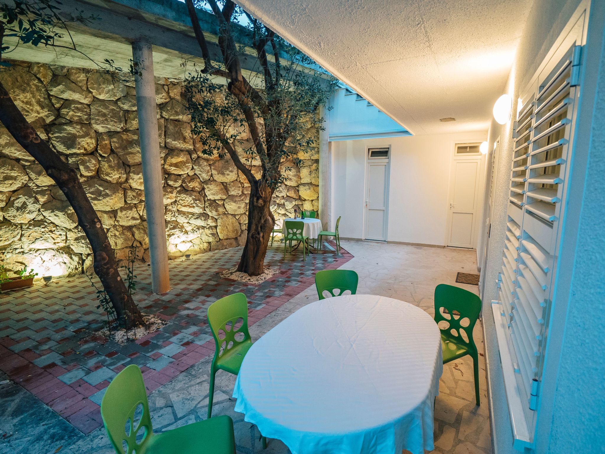 Weiße Idylle auf dem blauen Meer-Binnen