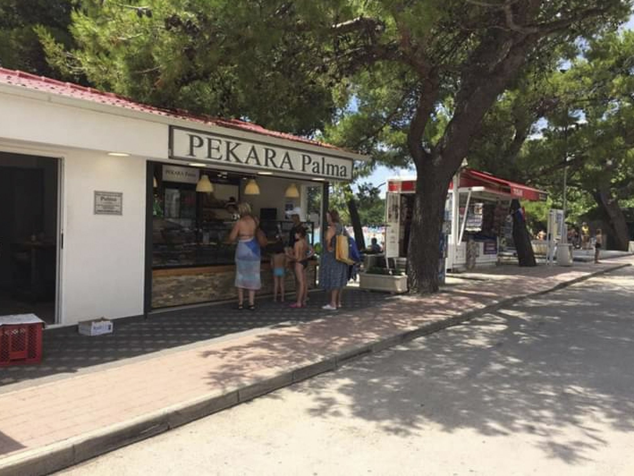 Weiße Idylle auf dem blauen Meer-Binnen
