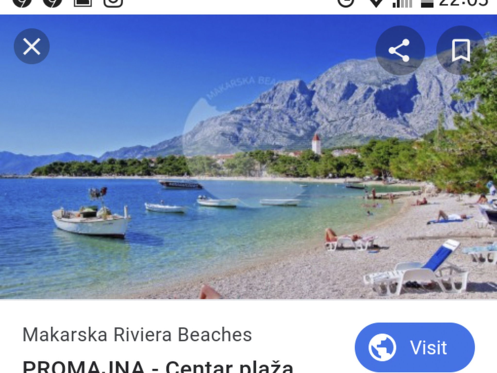 Weiße Idylle auf dem blauen Meer-Binnen