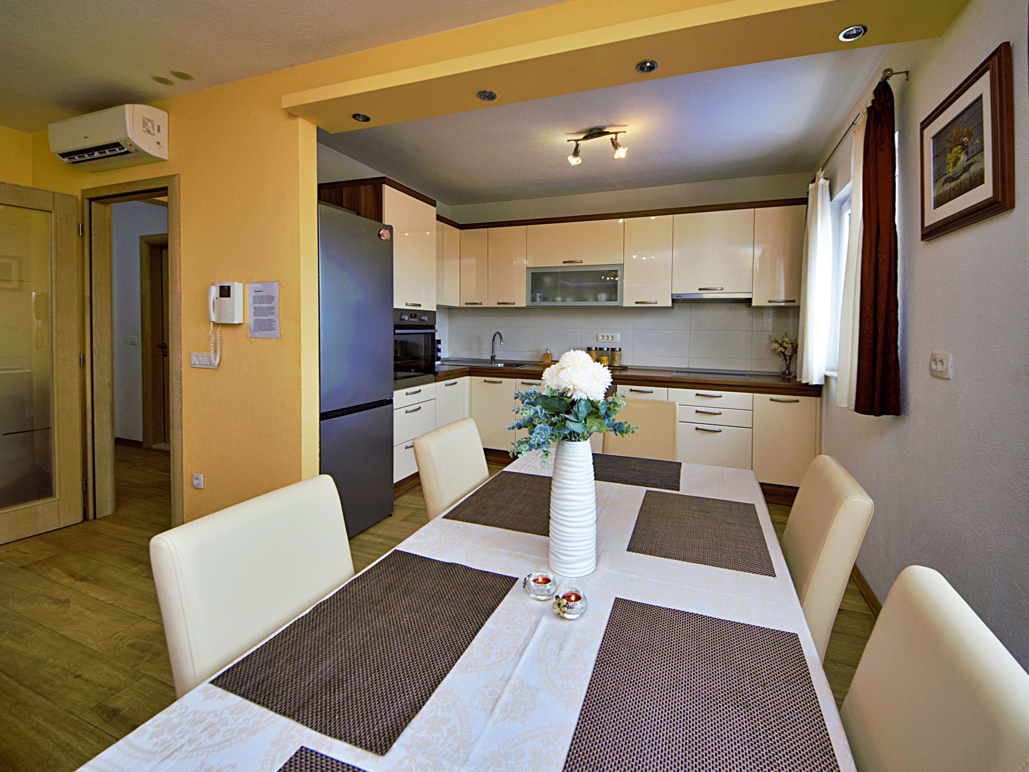 Villa Natasha – Cuisine et coin repas, photo 30 sur 42