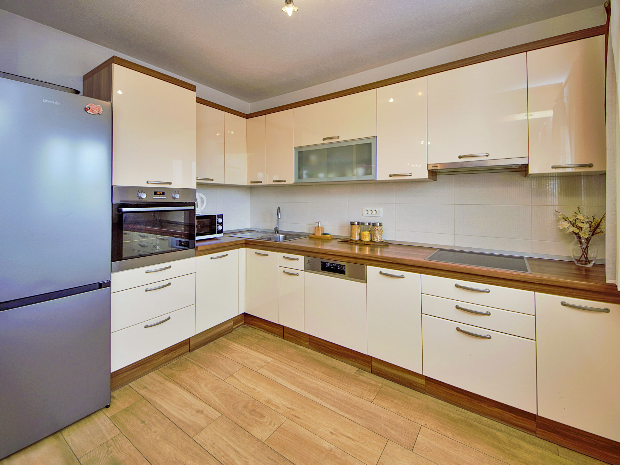 Villa Natasha – Cuisine et coin repas, photo 31 sur 42