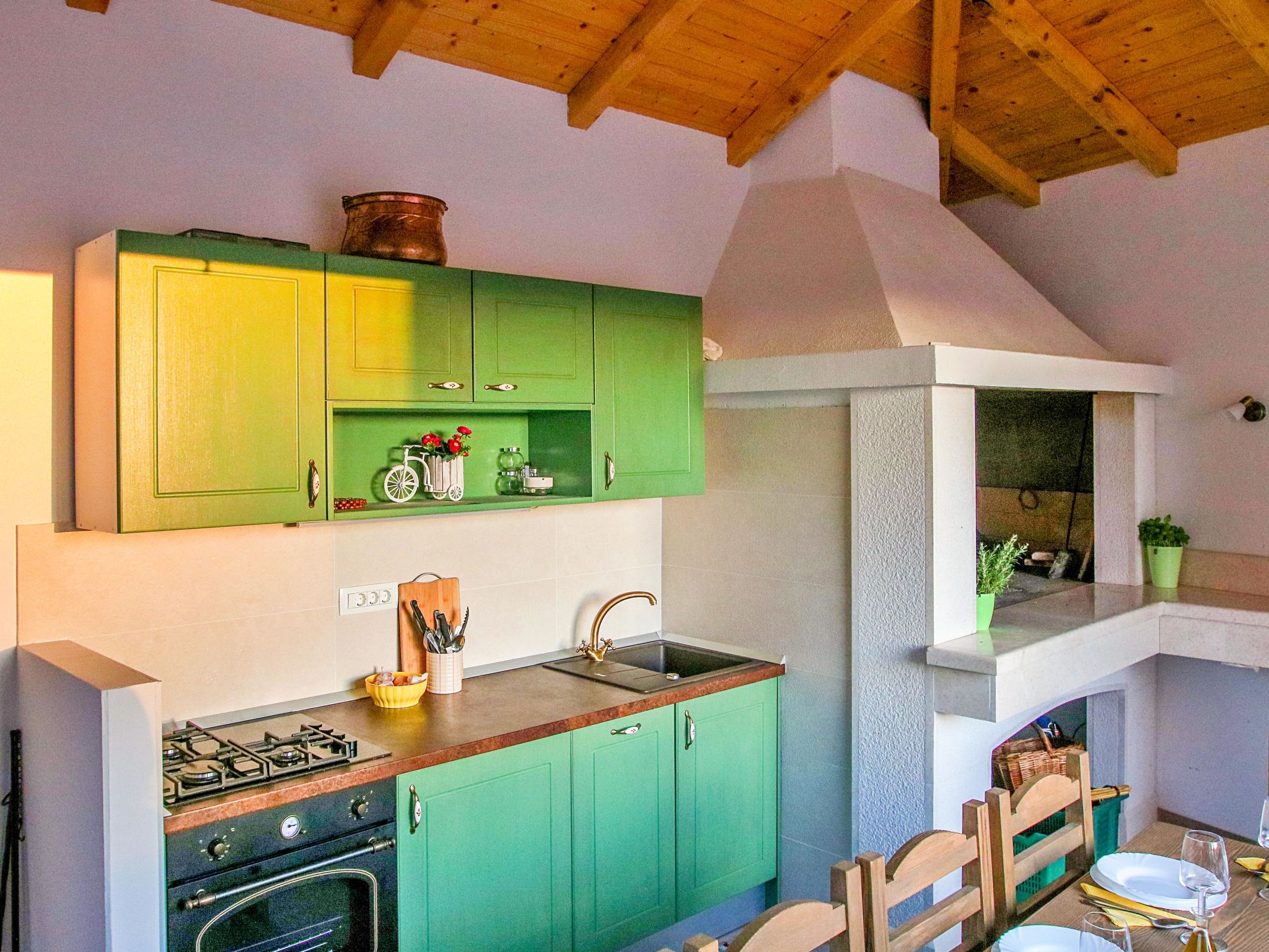 Villa Natasha – Cuisine et coin repas, photo 21 sur 42