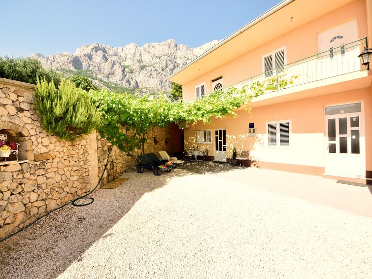 Search and Stay destination Veliko Brdo, Splitsko-dalmatinska županija - Croatia from AU$ 105. Mario