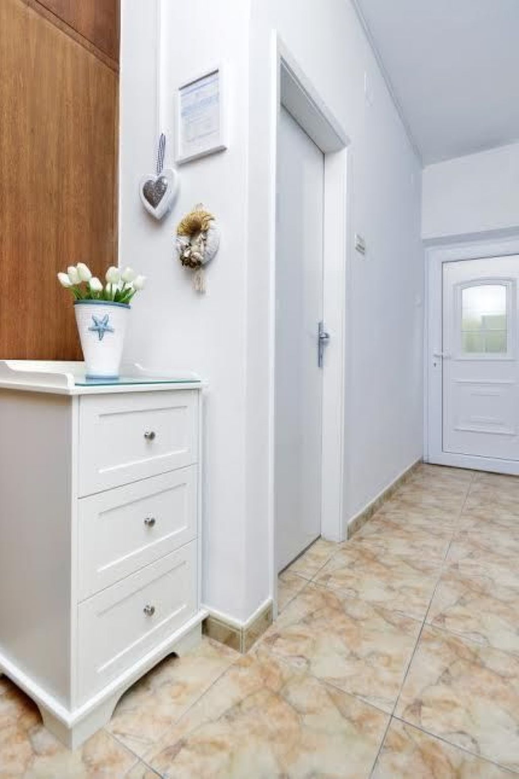 Apartment mit kleiner Terrasse-Image-tags.info