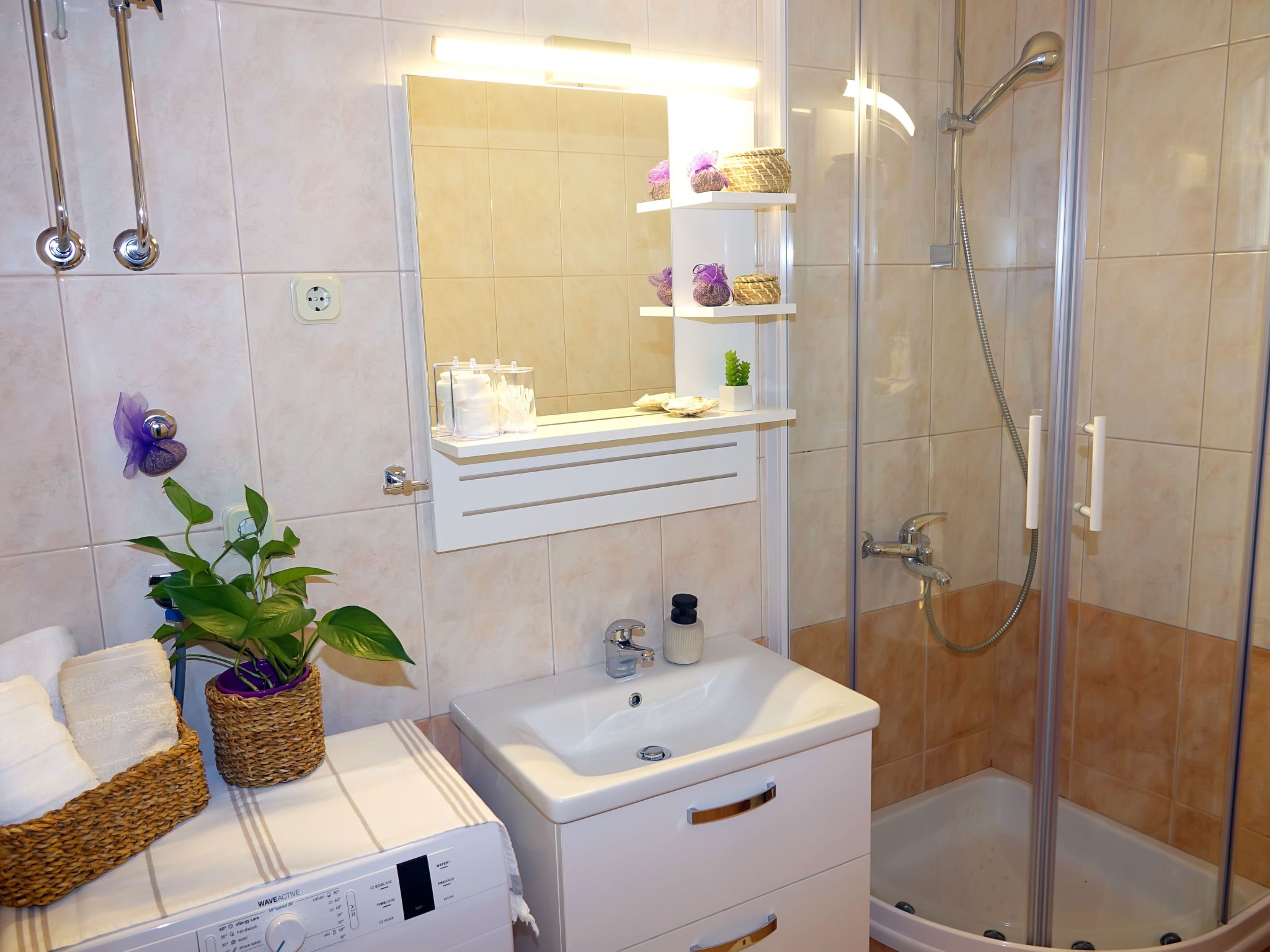 Apartment mit kleiner Terrasse-Image-tags.info