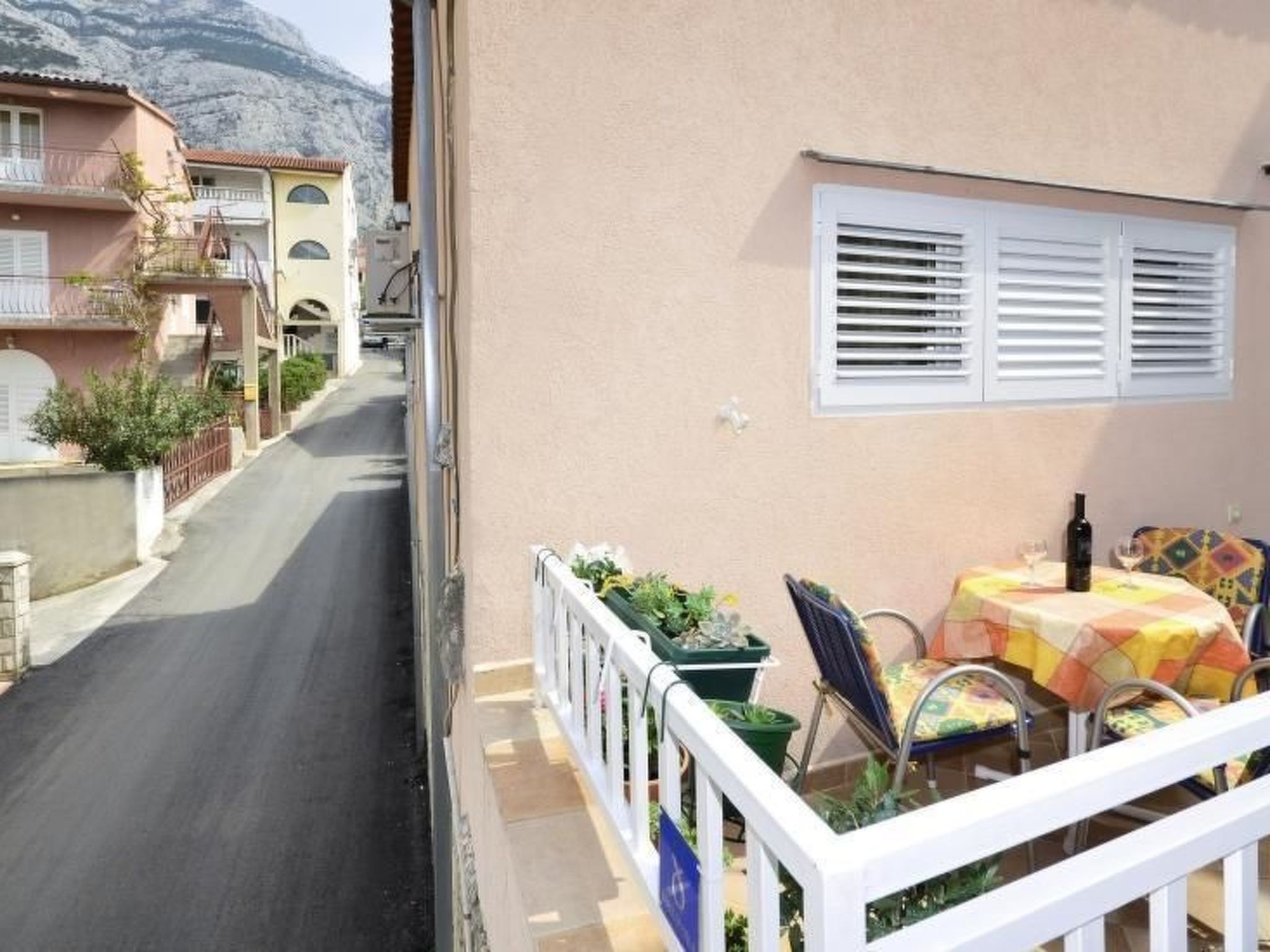Apartment mit kleiner Terrasse-Buiten