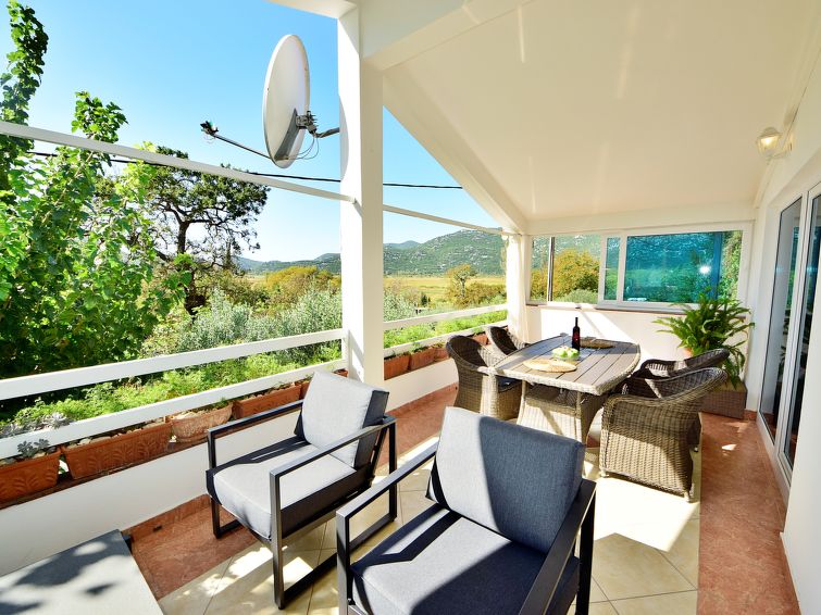 Search and Stay destination Desne, Dubrovnik-Neretva County - Croatia from AU$ 310. Markic (MKA525)