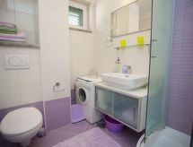 Comfortabel appartement met balkon op loopafstand van zee in Makarska - thumbnail 6