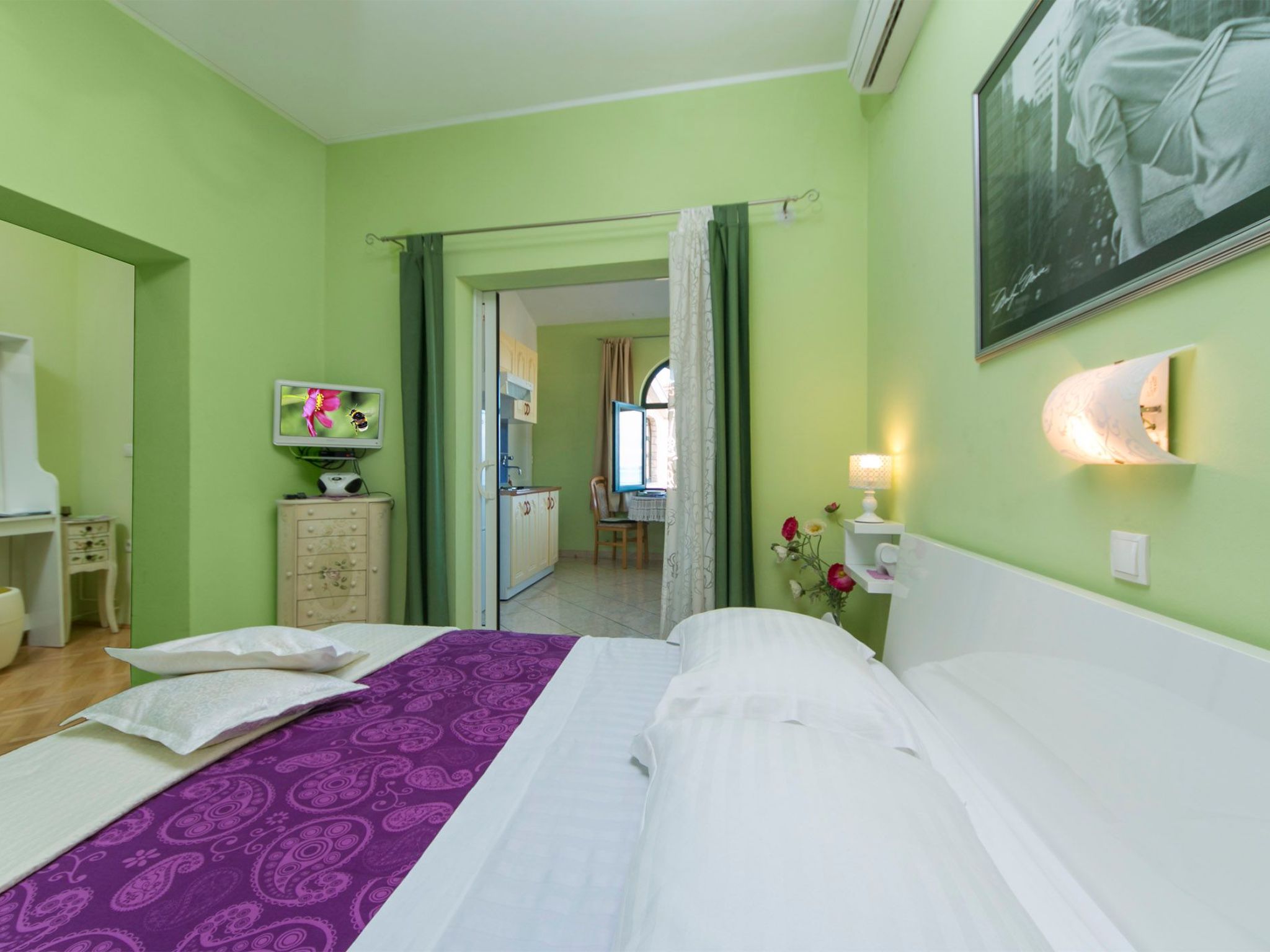 Komfortable Ferienwohnung mit Balkon-Image-tags.info