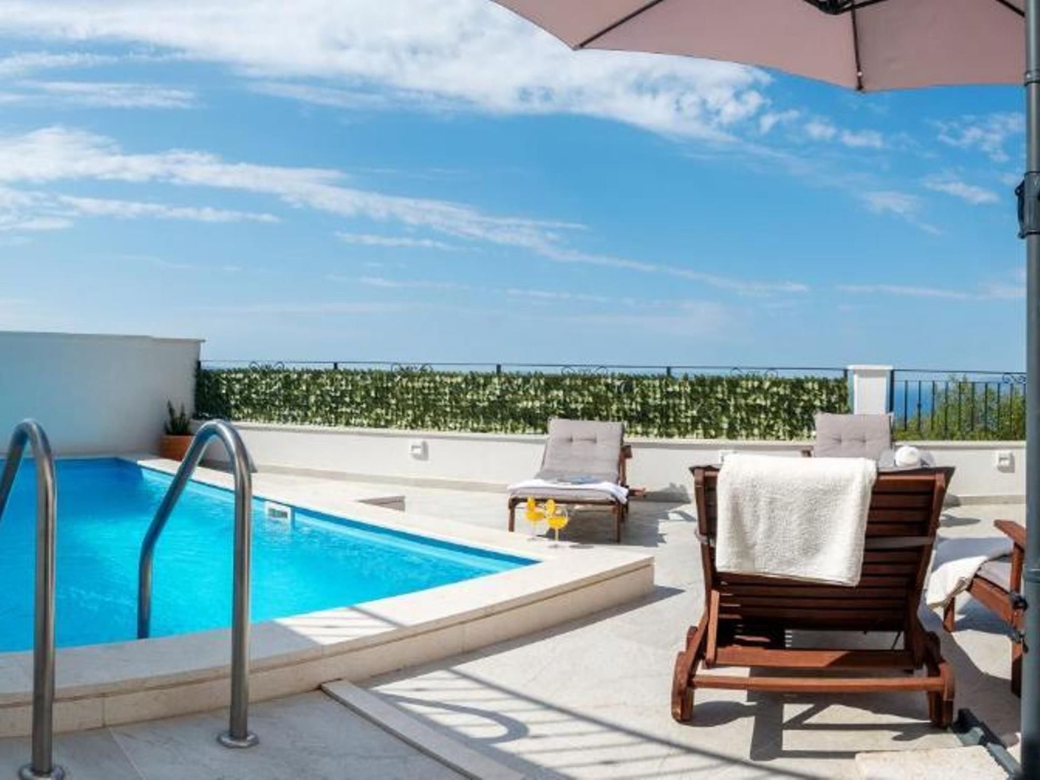 "Paola" mit eigenem Pool