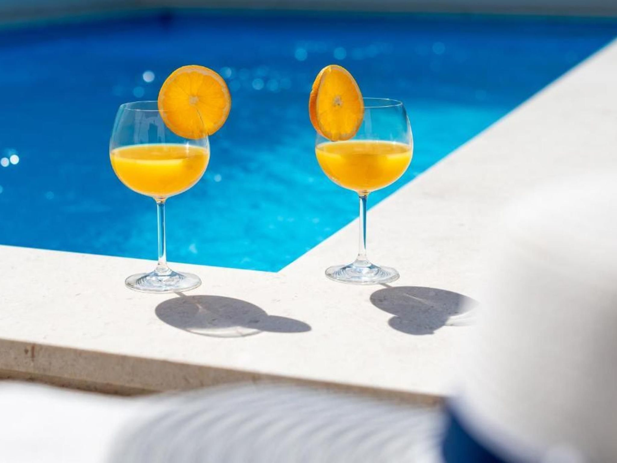 "Paola" mit eigenem Pool-Outside