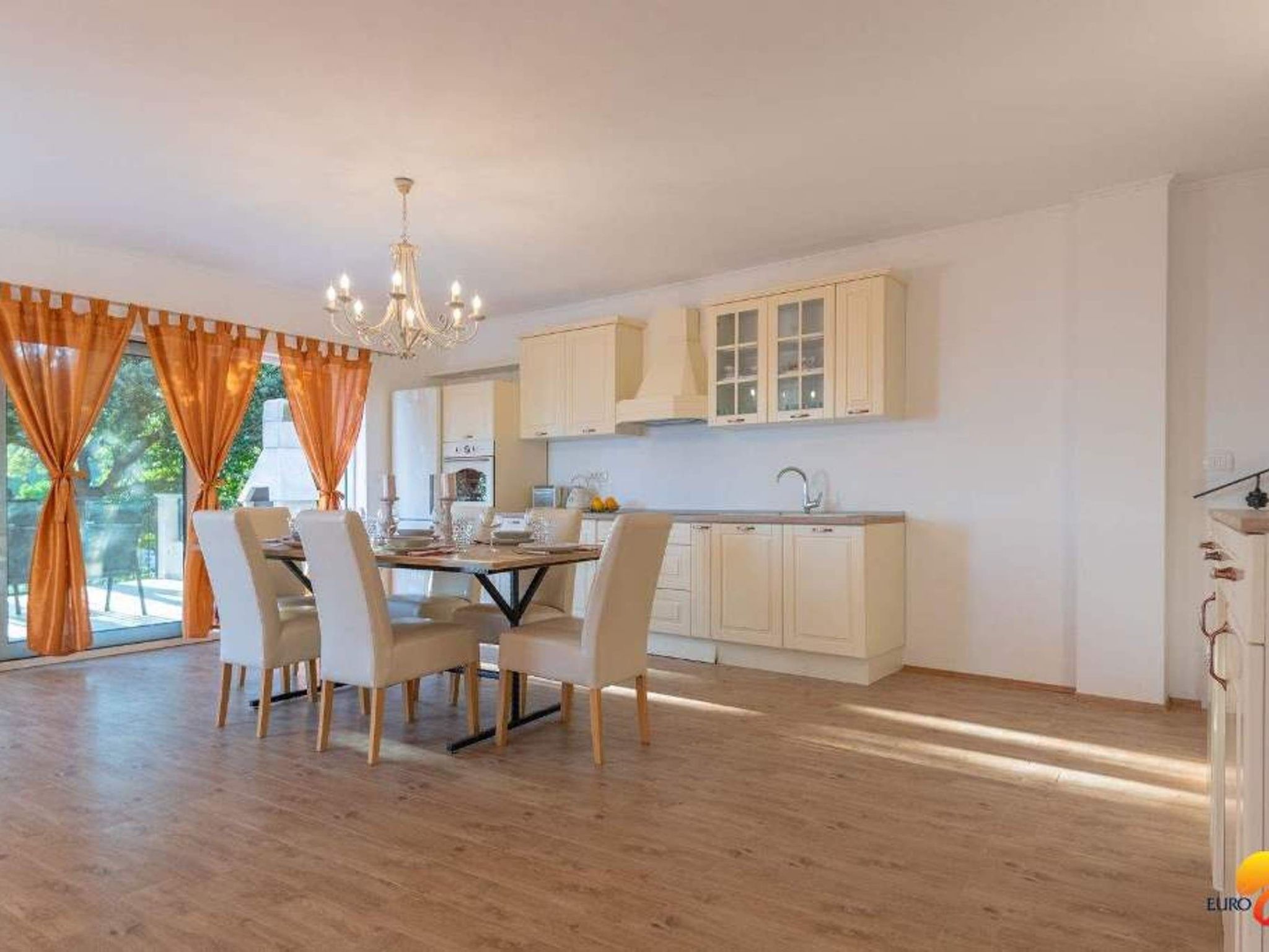 "Paola" mit eigenem Pool-Inside