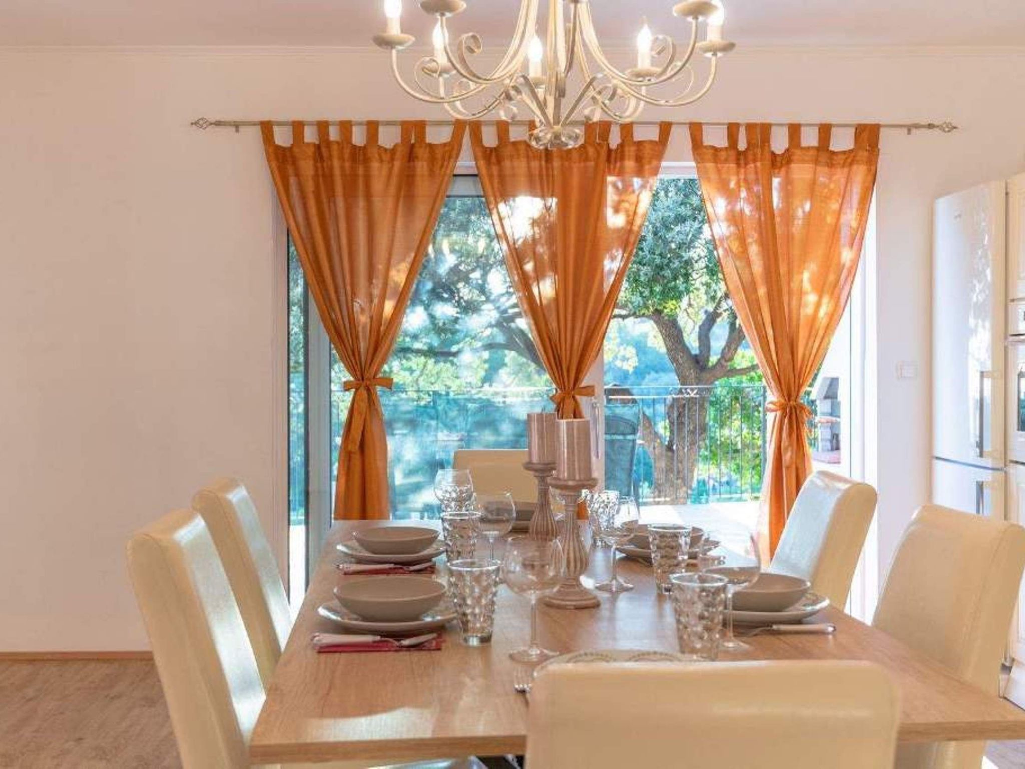 "Paola" mit eigenem Pool-Inside