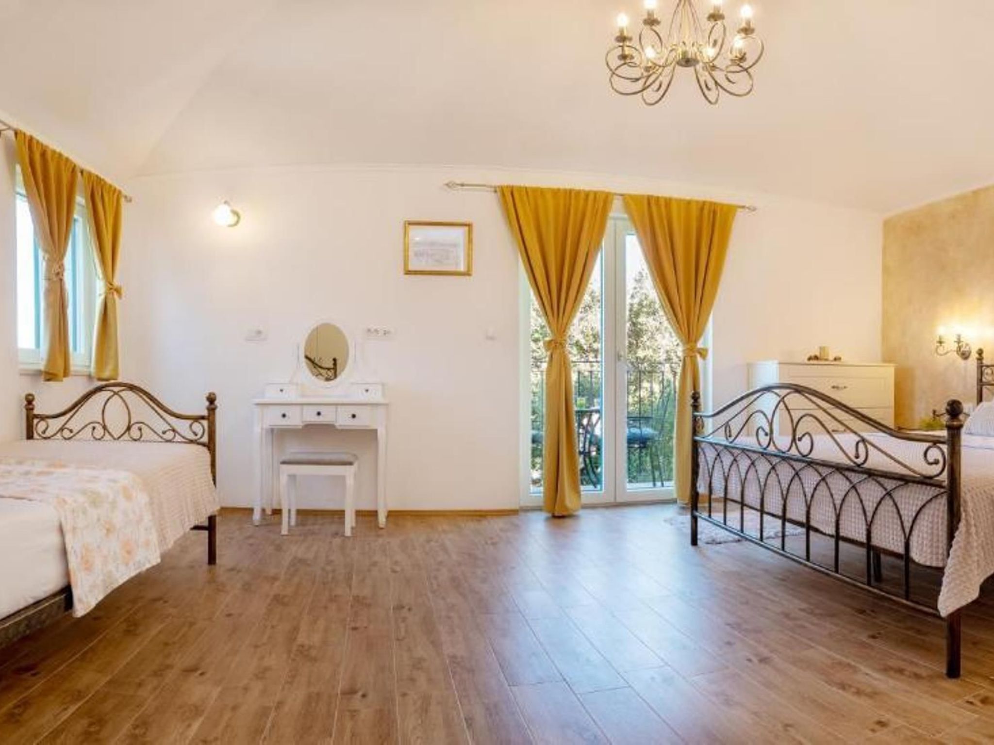 "Paola" mit eigenem Pool-Inside