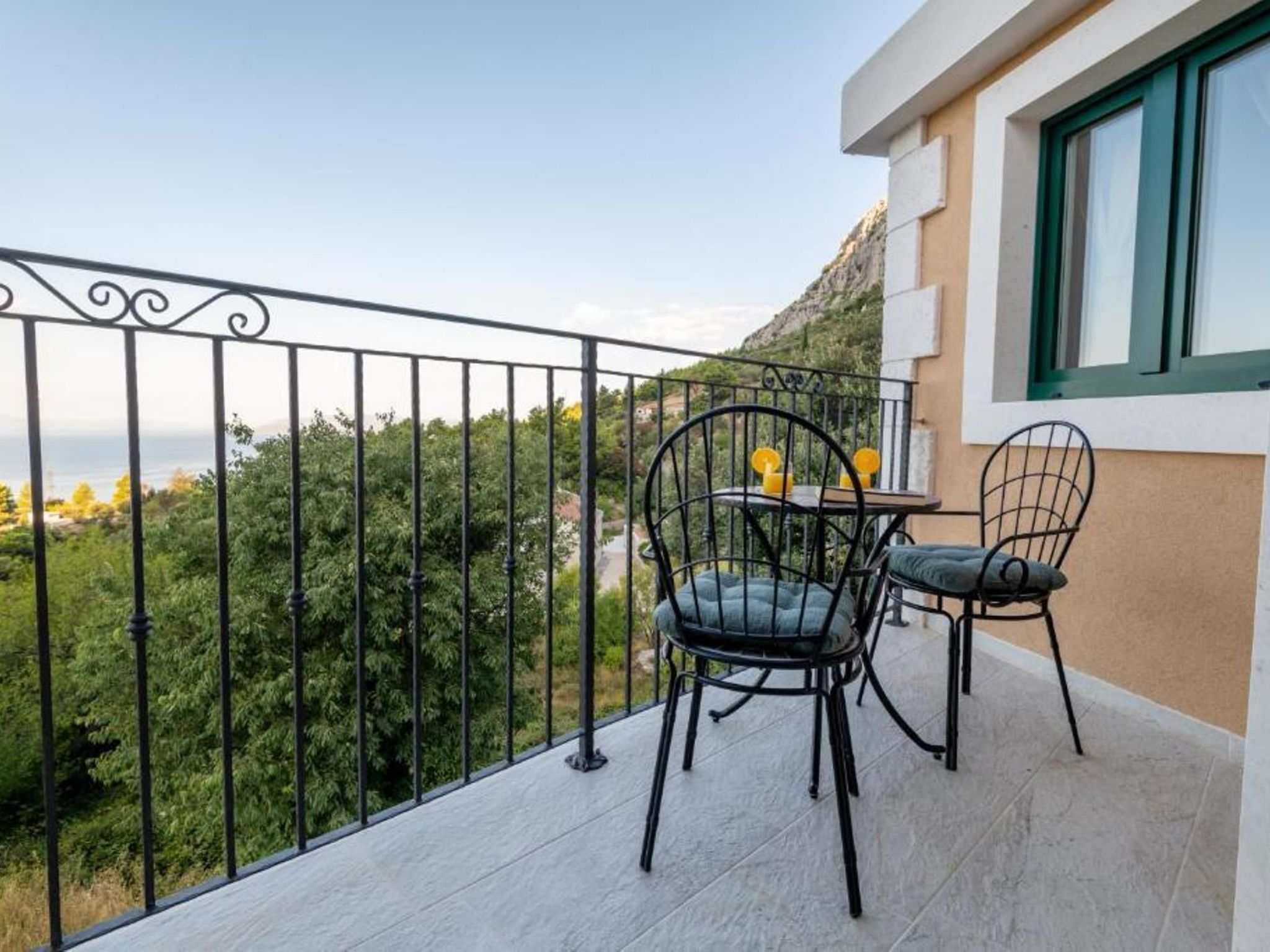 "Paola" mit eigenem Pool-Outside