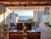 Villa Marieta: Privézwembad & Panoramisch Zeezicht in Makarska - thumbnail 4